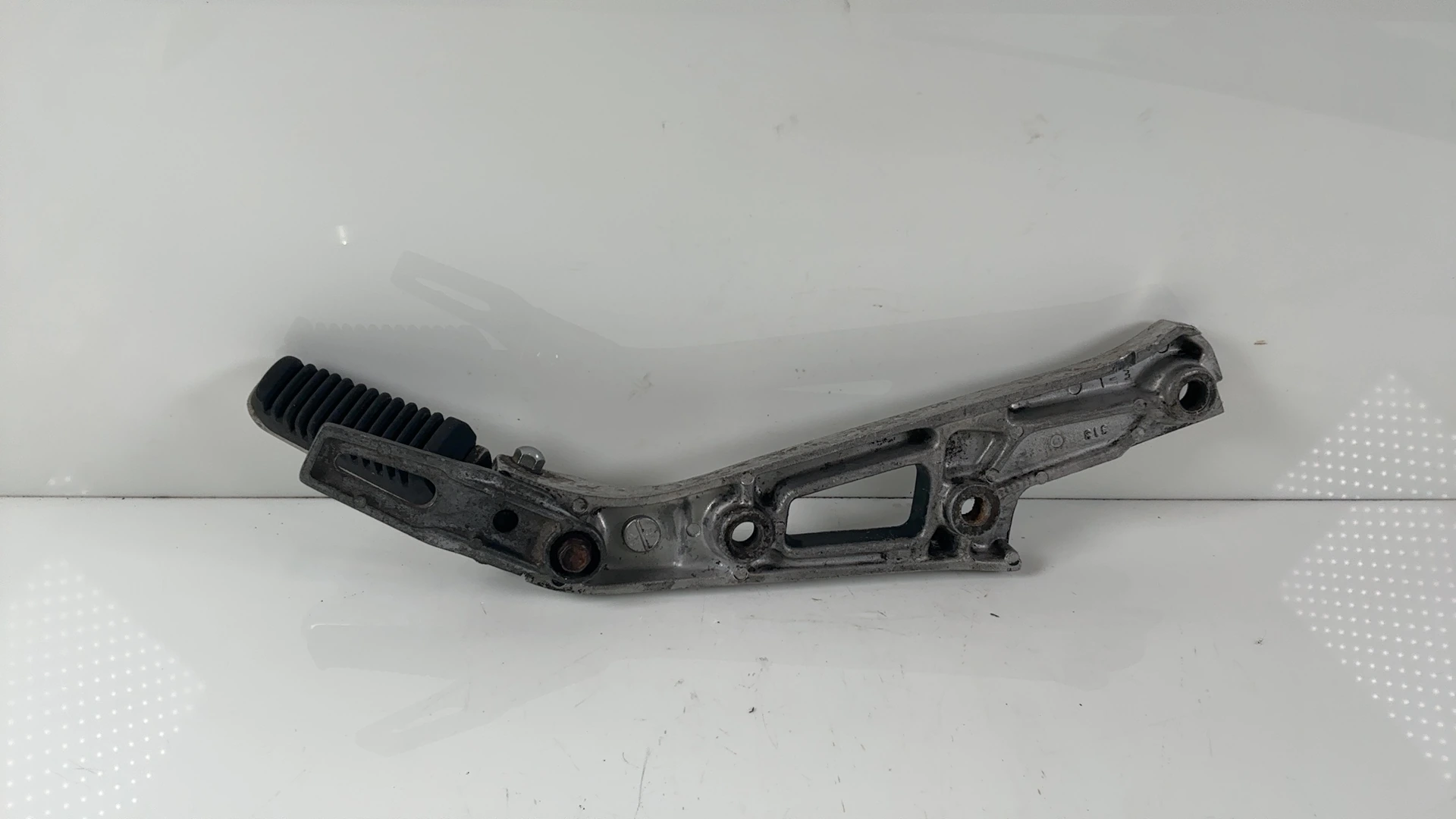 Suzuki GSX750ES GSX750 750 Rear Left Foot Peg Bracket 1983-1987 OEM 43820-19A00 - Image 2