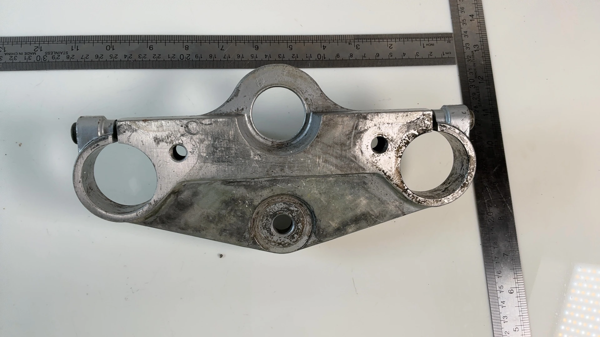 Suzuki Katana GSX600F GN72B 600cc Upper Fork Bridge Yoke 1988-97 OEM 51311-19C20 - Image 3