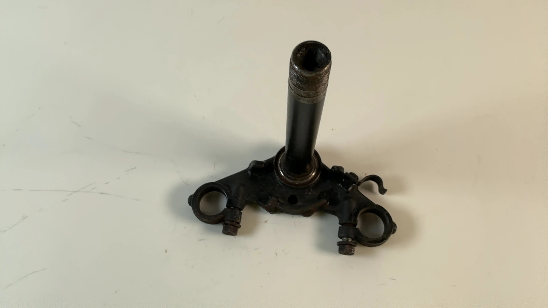 Suzuki GN125 GN125E 125cc Lower Triple Tree Clamp Stem 1982-2001 OEM 51410-11310
