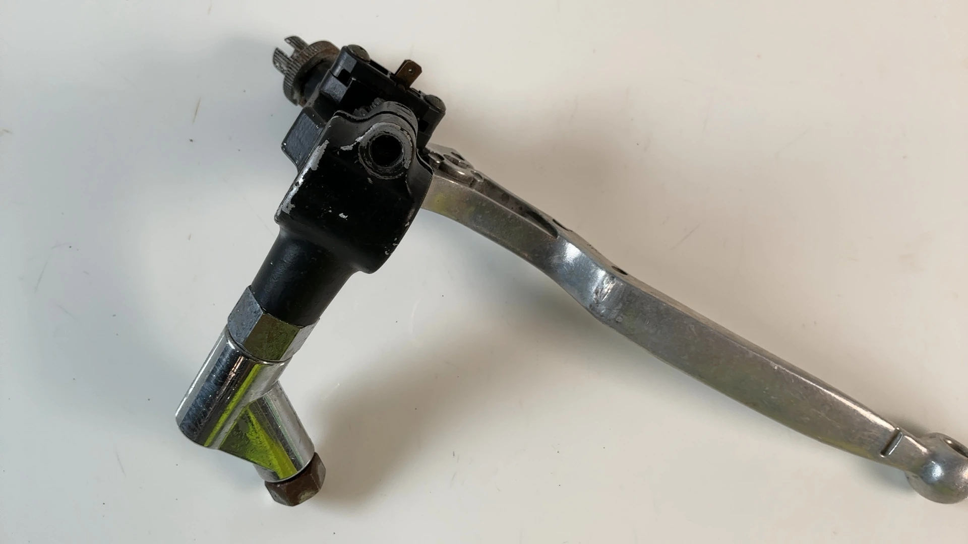 Suzuki Katana GSX750F 750cc Clutch Lever Perch Assembly 1998-01 OEM 57500-26E00 - Image 9