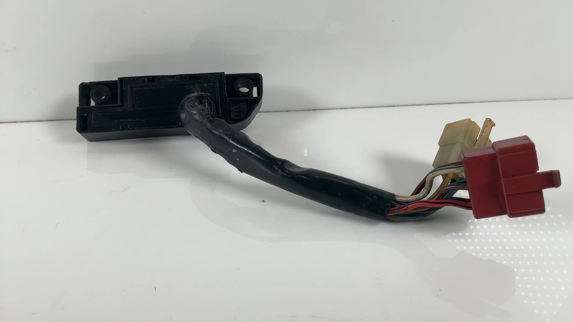 Honda CBR600F PC19 600cc Fuse Box 1987 1988 OEM 38200-MN4-671 - Image 2