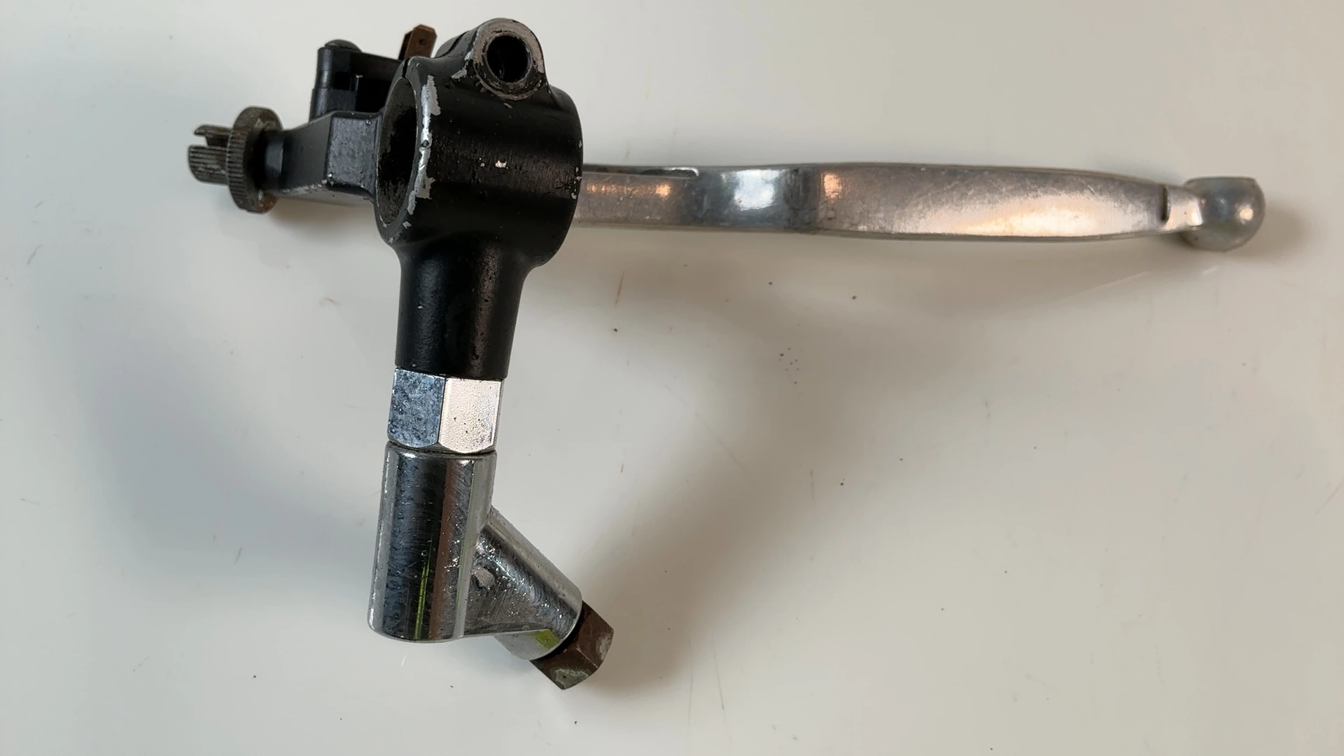 Suzuki Katana GSX750F 750cc Clutch Lever Perch Assembly 1998-01 OEM 57500-26E00 - Image 4