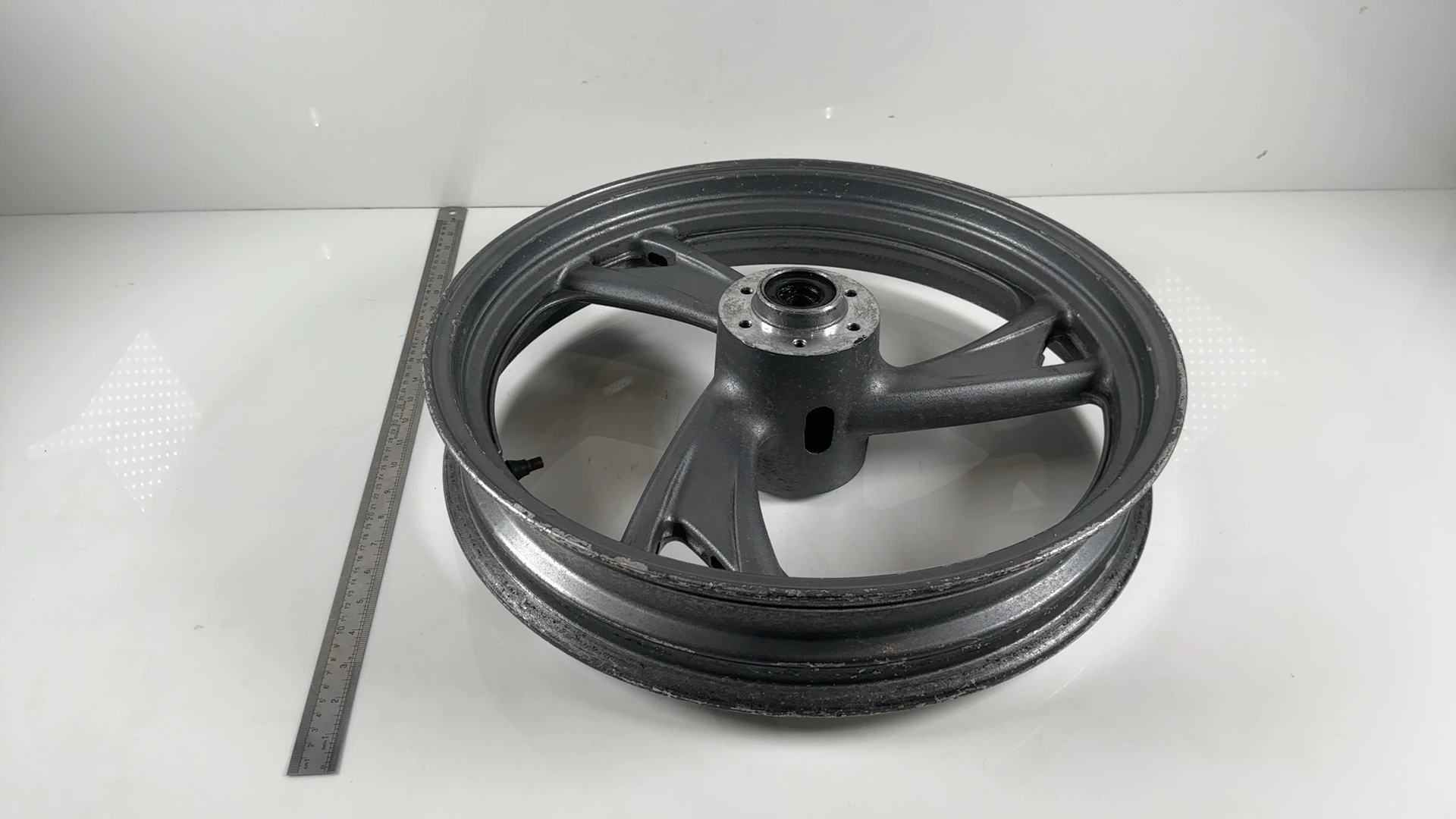 Yamaha TDM850 3VD 850cc Front Wheel Rim 1991-2001 OEM 3VD-25168-00-WG - Image 4