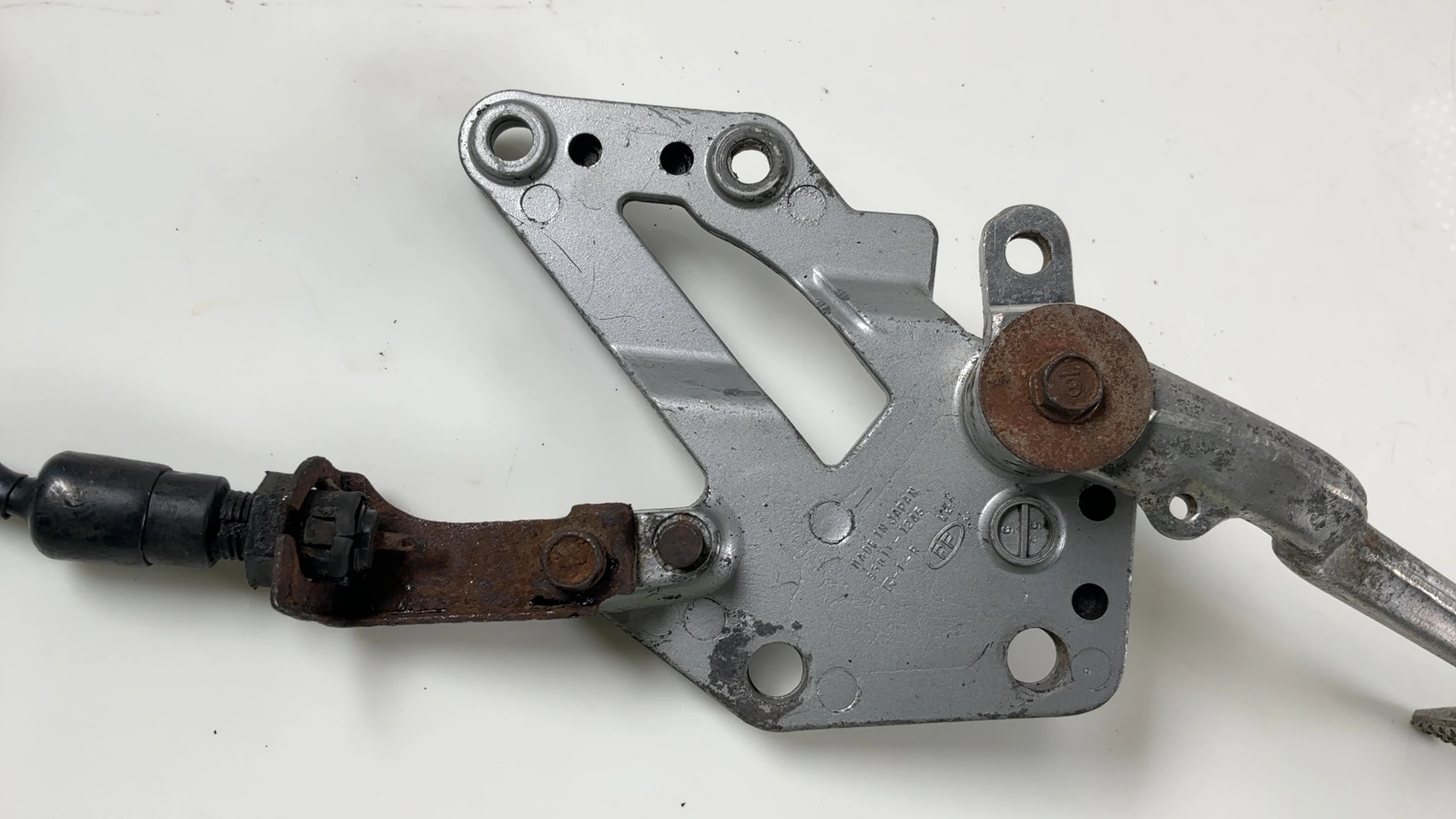 Kawasaki GPX750R ZX750F Front Right Footrest Bracket 1986-1990 OEM 35011-1315 - Image 8