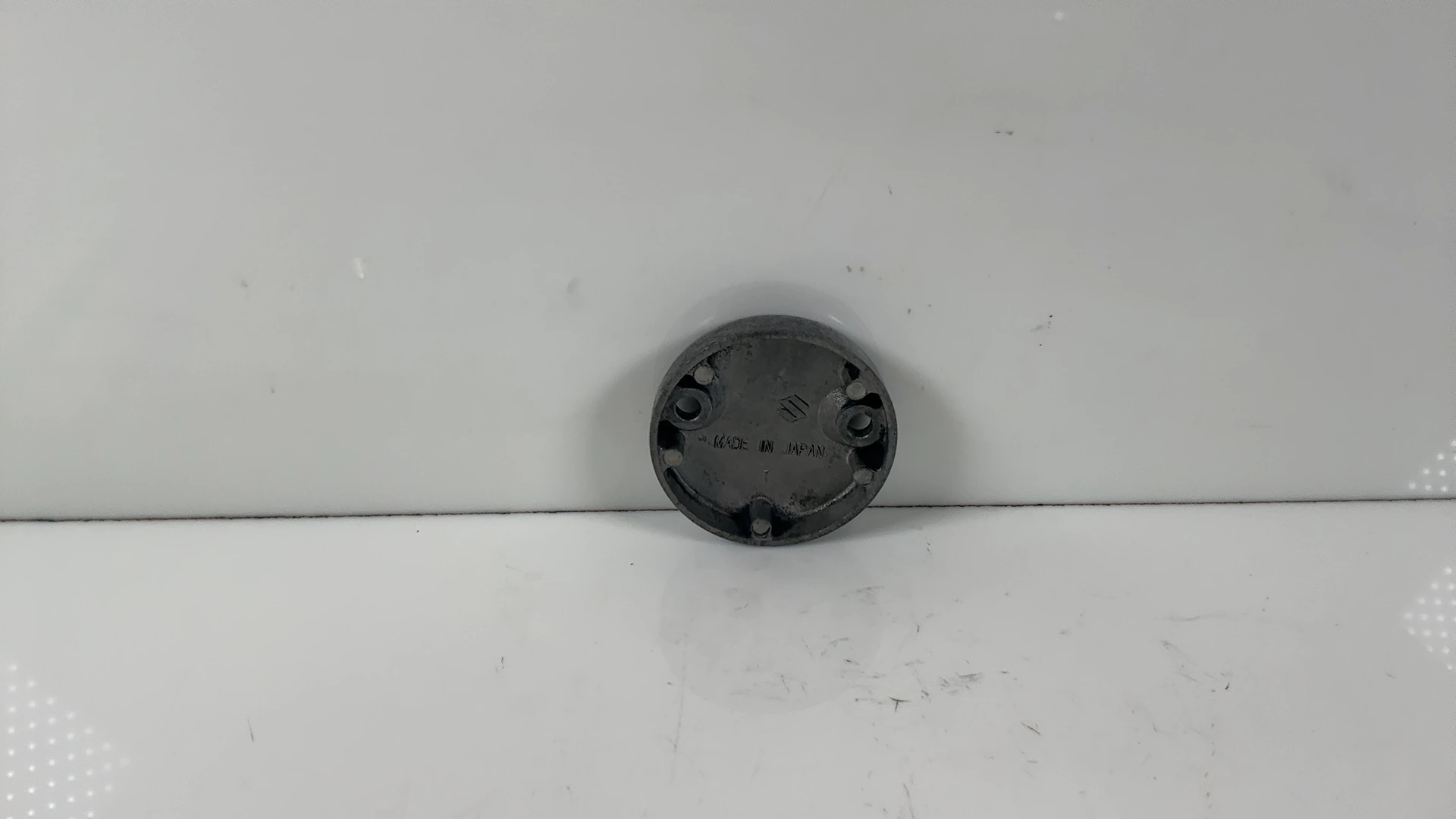Suzuki GS750 GS750E 750 CC Valve Cylinder Head Cover 1976-1979 OEM 11174-45000 - Image 2