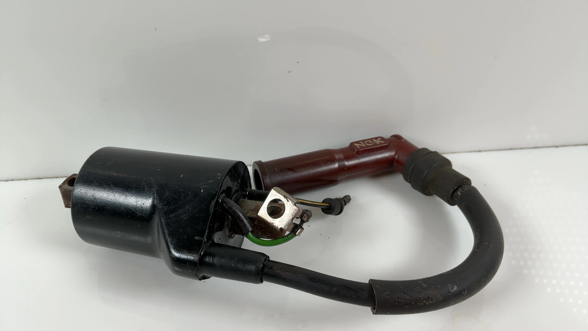 Honda NX650 Dominator RD08 650cc Ignition Coil 1995-2001 OEM 30500-GS2-005 - Image 1