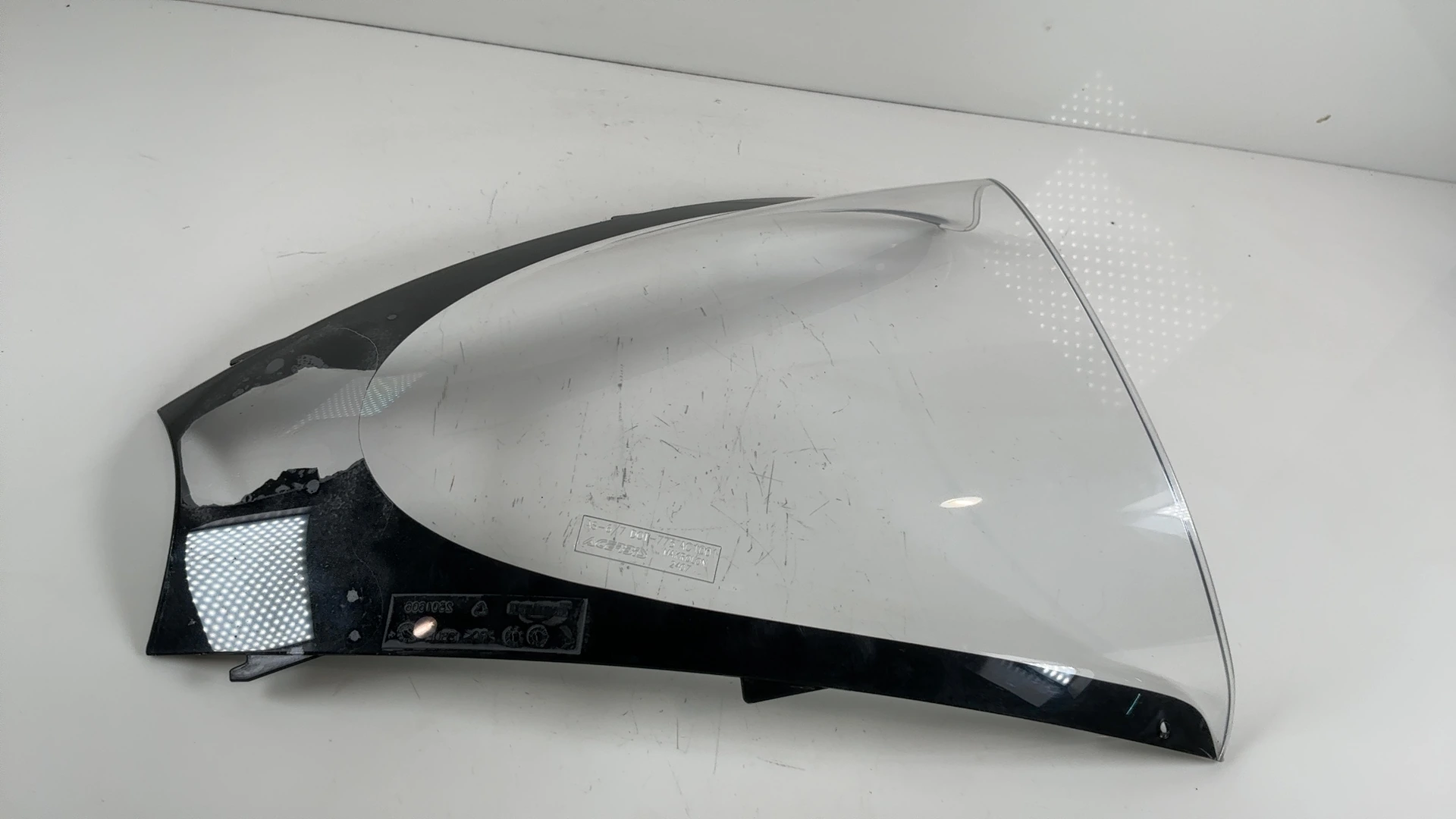 Triumph Sprint ST 1050 1050CC Windshield Windscreen 2005-2010 OEM 2301606 - Image 7