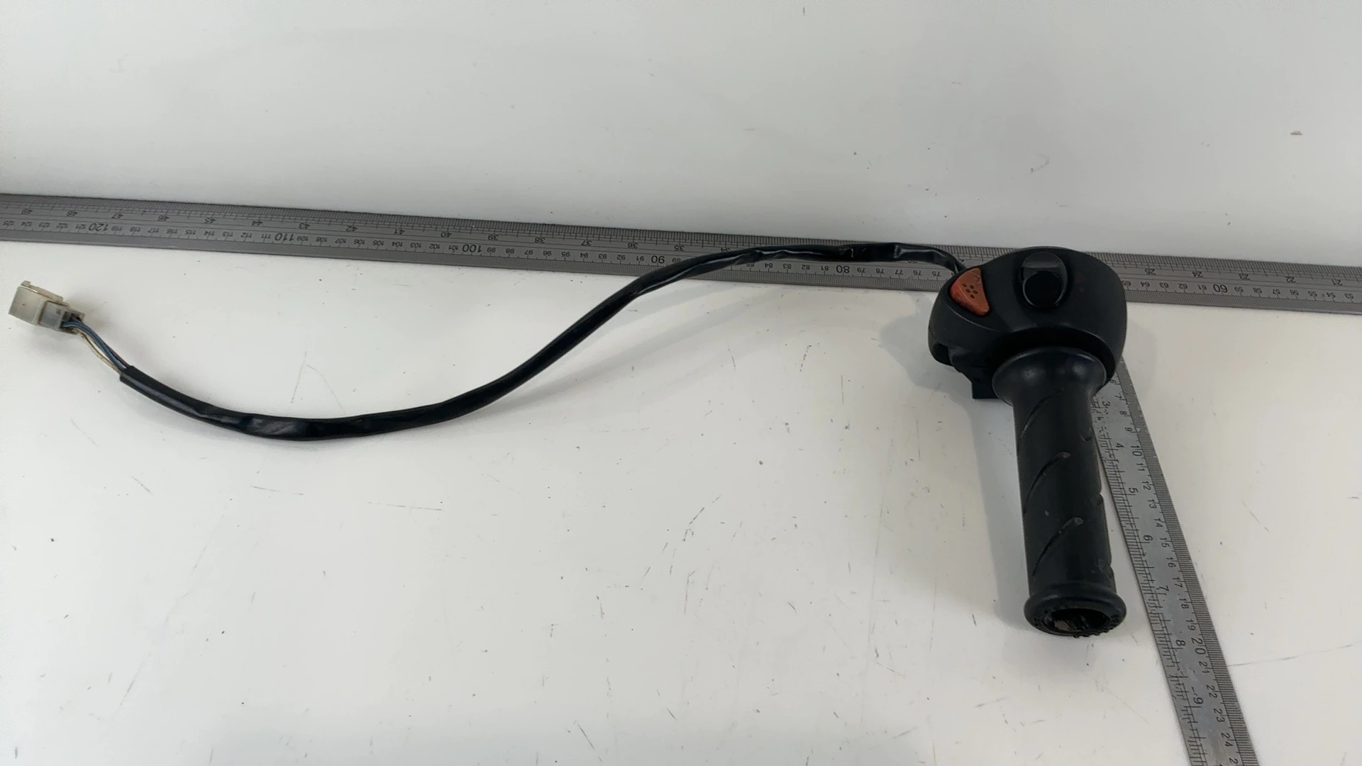 Peugeot Elystar 50 Right Throttle Switch 2002-2012 OEM 756030 - Image 3