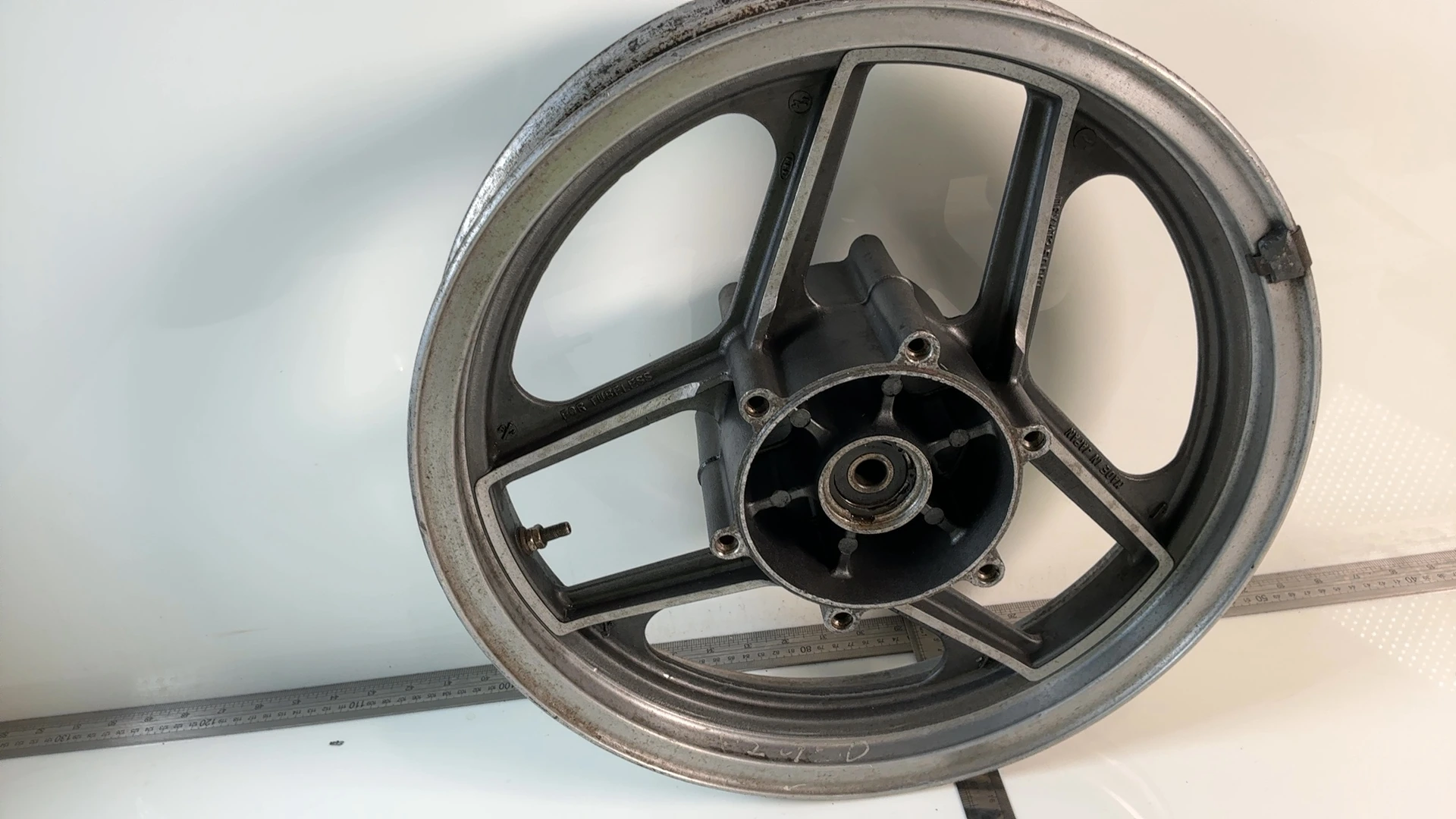 KAWASAKI GPZ750R ZX750G 750cc FRONT WHEEL RIM 1985-1988 OEM 41073-1299-J9 F1156 - Image 4