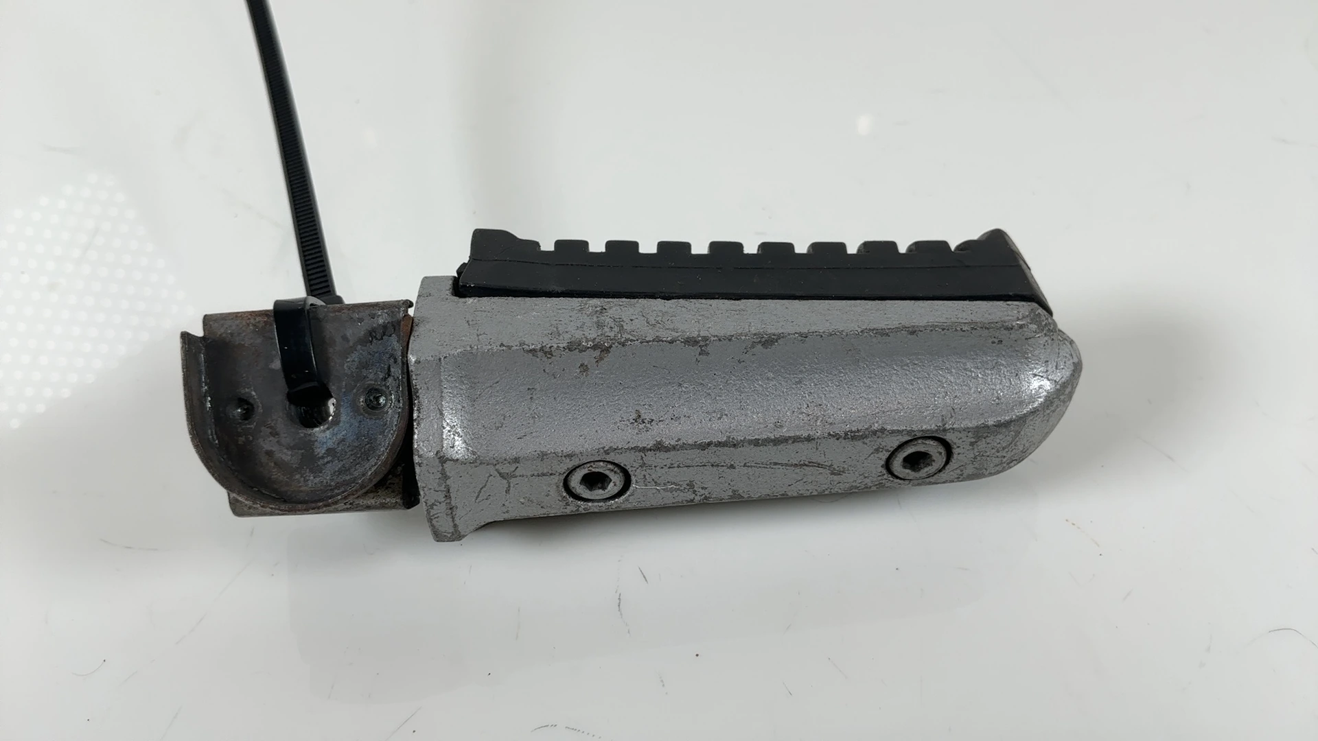 Kawasaki Ninja ZX900A 900cc Rear Right Passenger Foot Peg 1984-85 OEM 34028-1060