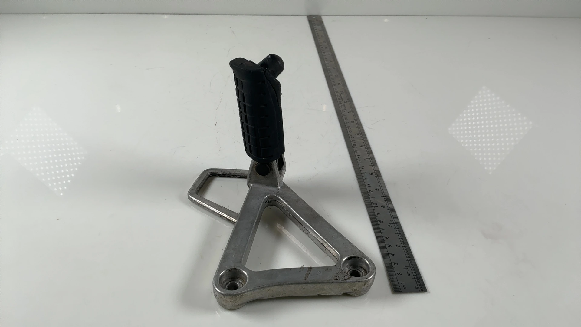 Honda NSR 125 JC22 125cc Front Left Footrest Bracket 1996-03 OEM 50720-KBS-900ZA - Image 3