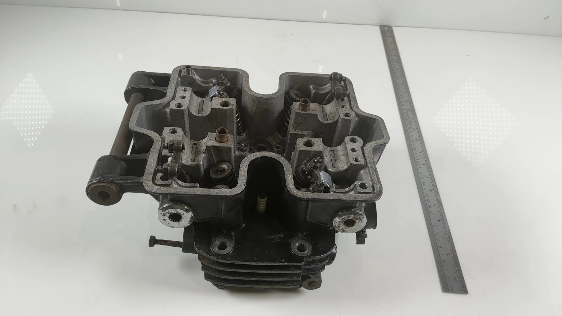 Honda V45 Magna VF750C 750cc Front Cylinder Head 1983-1985 OEM 12210-MB0-305 - Image 3