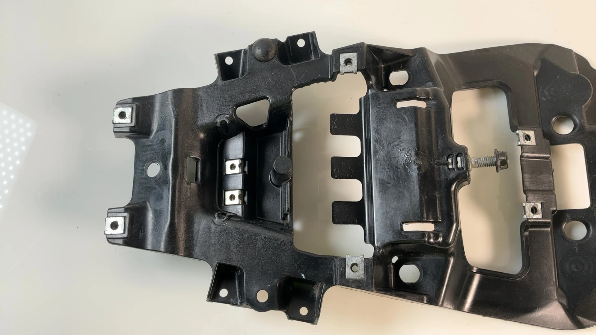 Yamaha MT125 RE29 125cc Rear Undertail Subframe Fender 2014-2017 OEM 5D7-F177A - Image 4