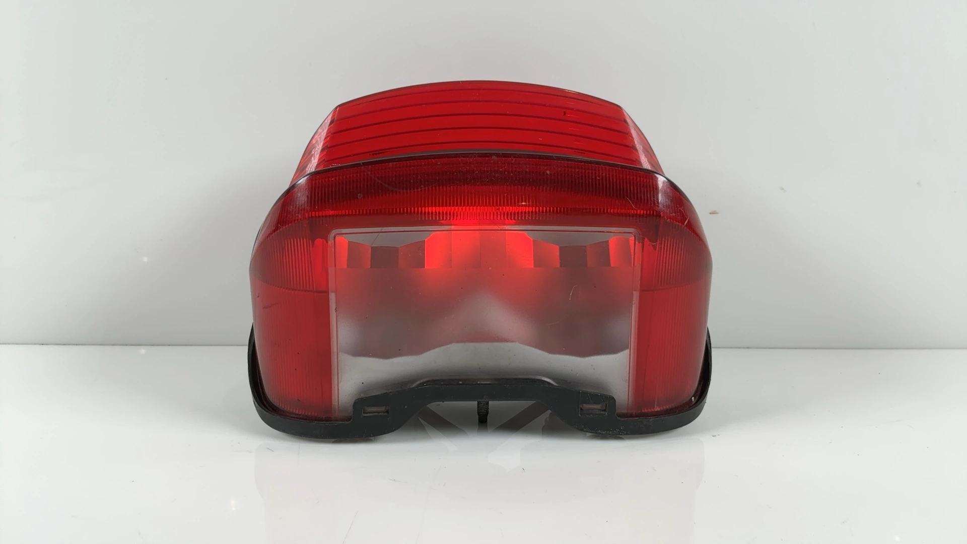 YAMAHA XJR1300 RP01 1300CC Rear Brake Light 1999-2001 OEM 5EA-84710-10 - Image 4