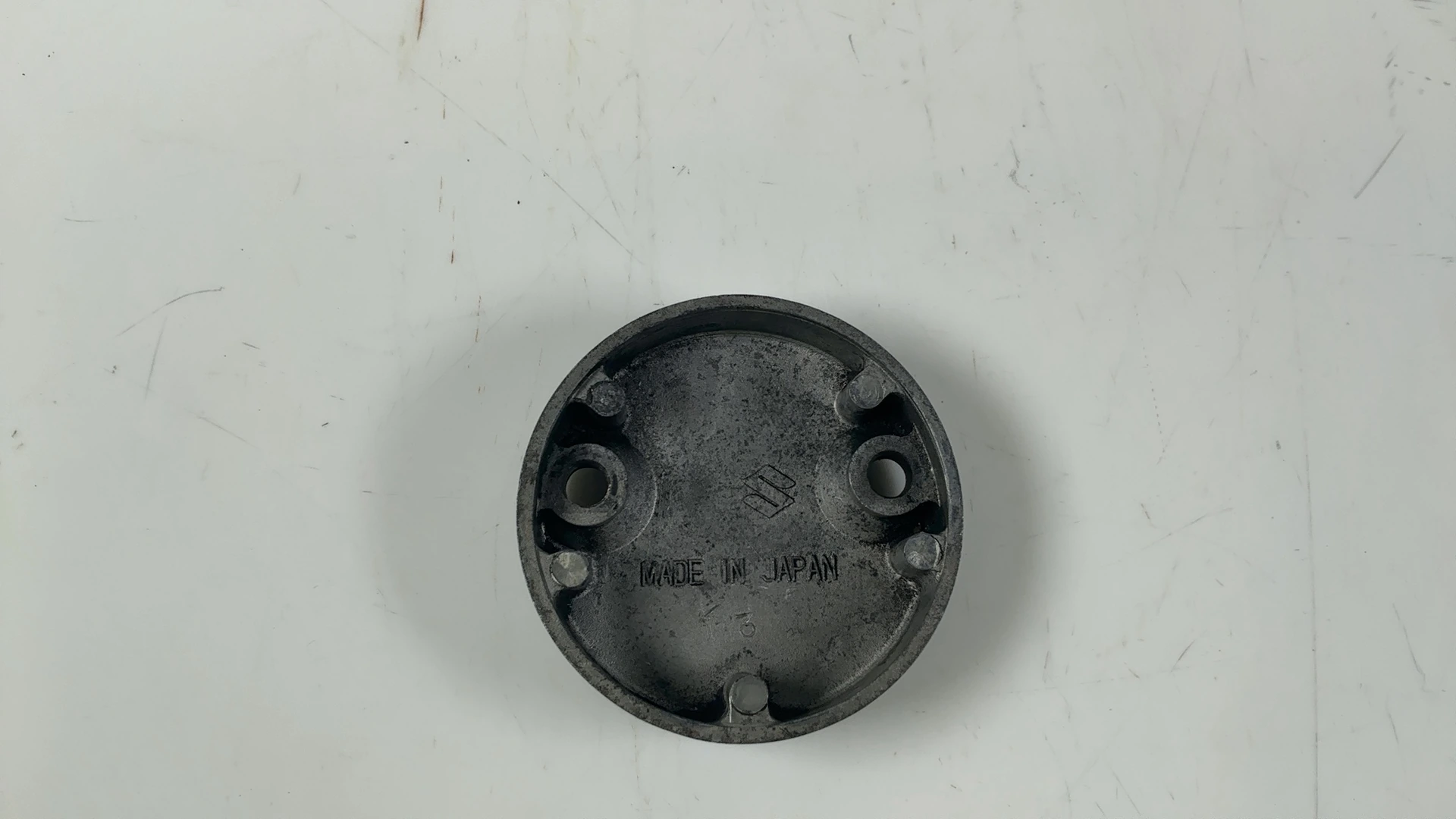 Suzuki GS750 GS750E 750 CC Valve Cylinder Head Cover 1976-1979 OEM 11174-45000 - Image 7