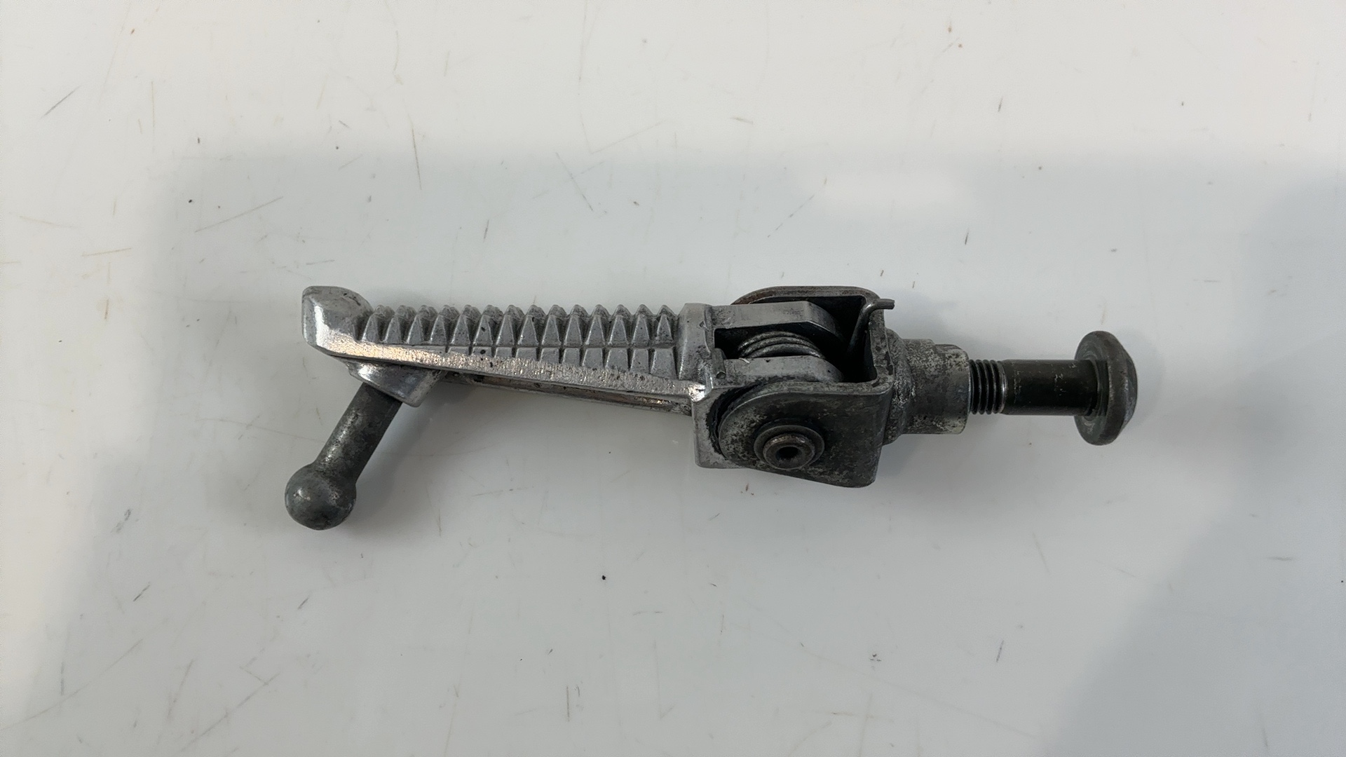 Yamaha YZF R6 5EB 600 CC Front Left Foot Rest Peg Step 1999 2002 OEM 4XV2741000 - Image 4