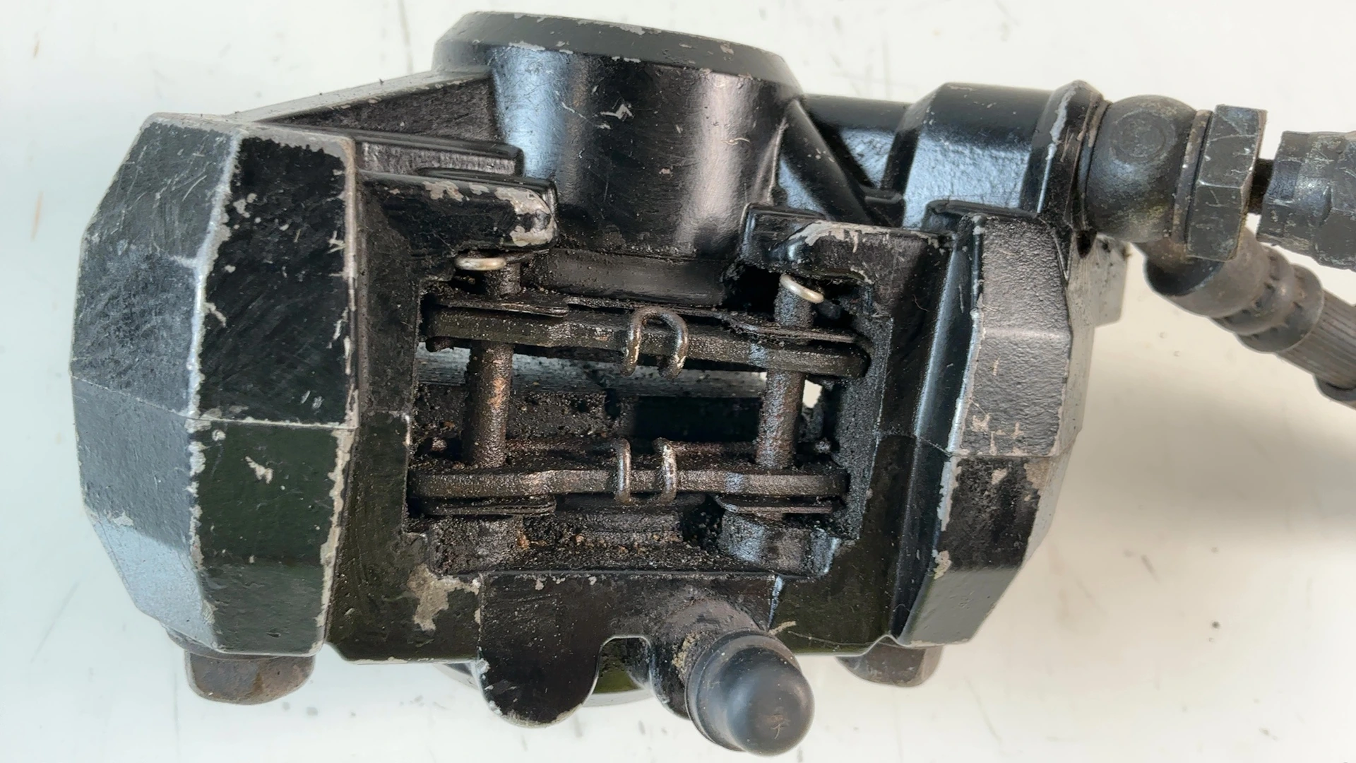 Suzuki GSX550 GSX 550 CC Front Right Brake Caliper 1983-1987 OEM 59100-49011 - Image 8