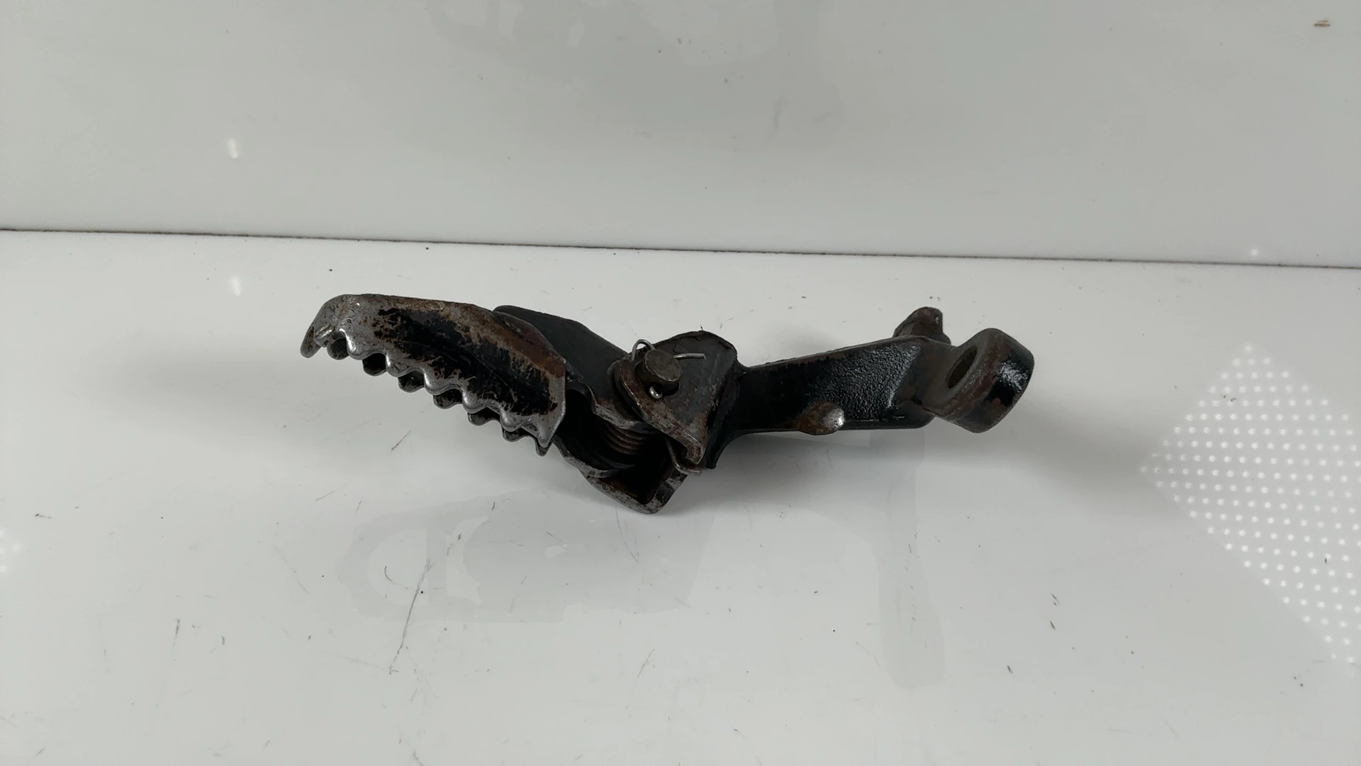 Suzuki DR-Z250 DRZ250 250cc Right Foot Peg Mount Bracket 2001-07 43510-14D12-019 - Image 2