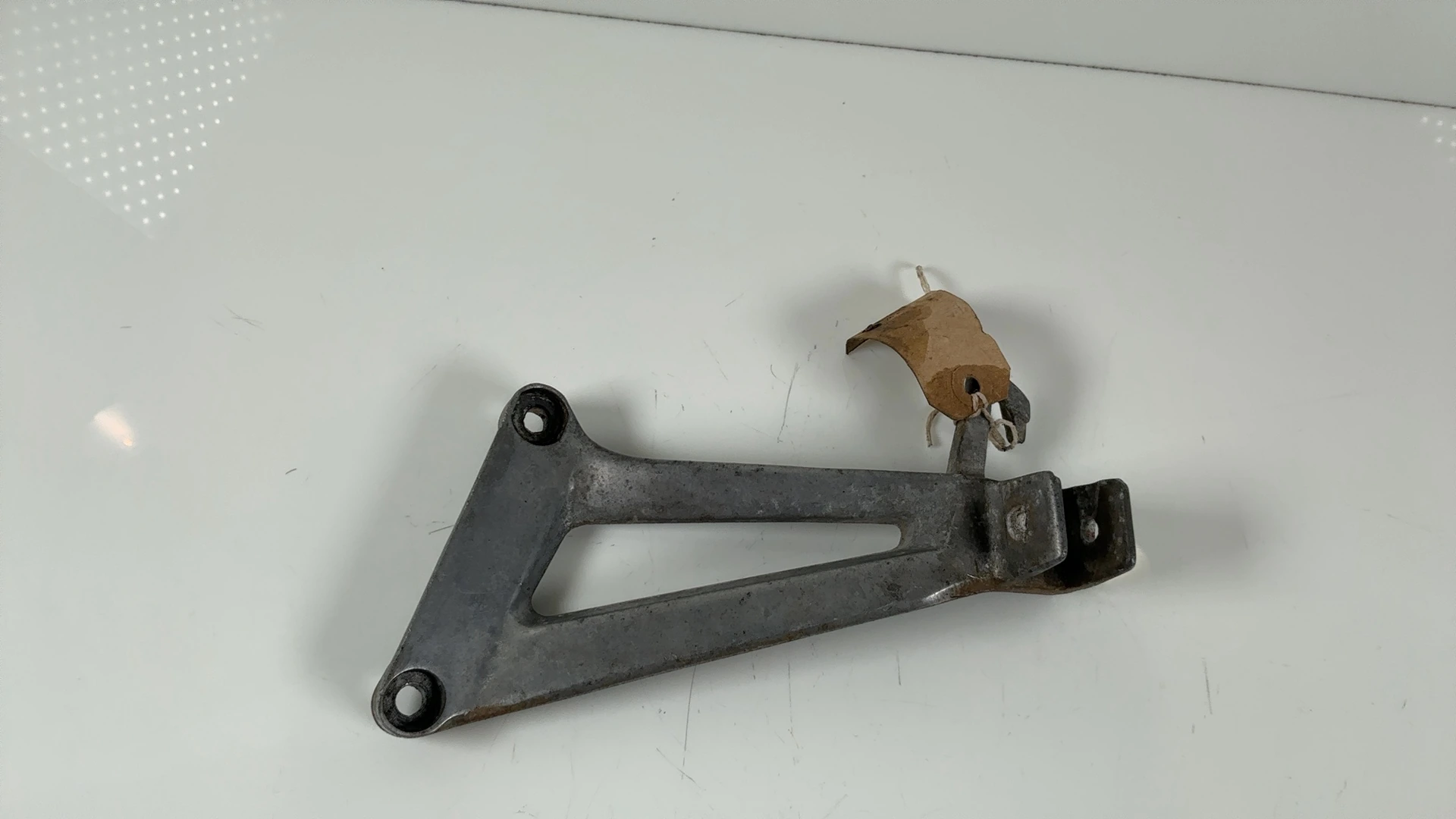 Honda CBR125R JC34 125cc Rear Left Footrest Bracket 2004-2006 OEM 50725-KPP-860 - Image 2