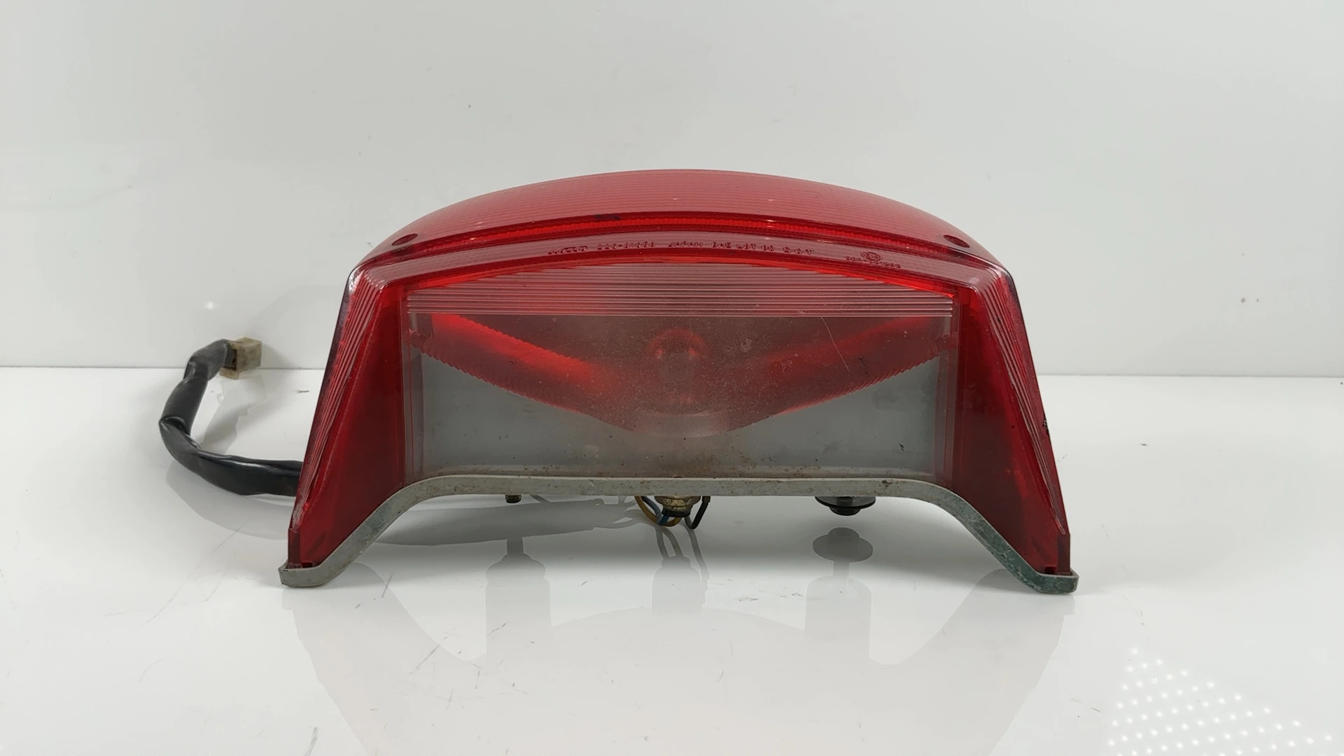 Yamaha XJ600 Diversion 4BR 600 Taillight 1992-2003 OEM 4BP-84710-00 - Image 1