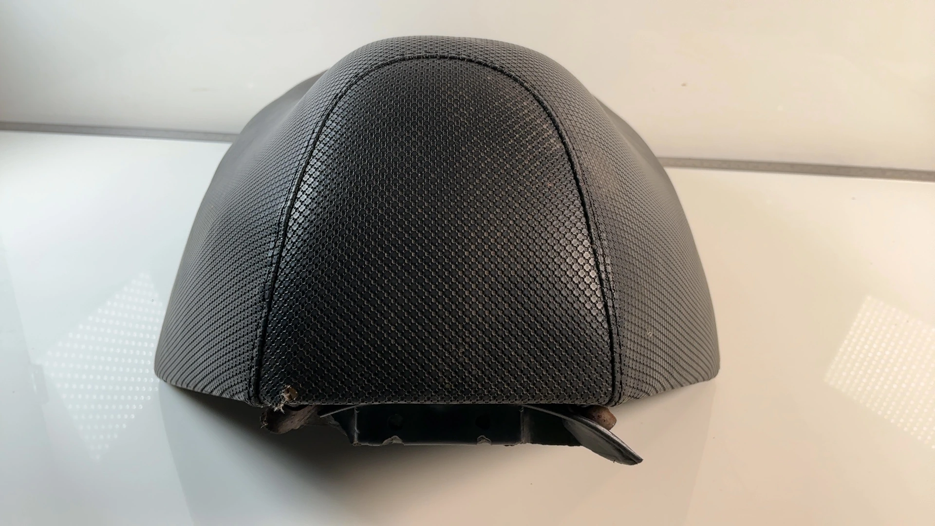 SYM Shark BS05W-6 50cc Seat Unit 2006-2008 OEM 77200-H3A-0000 - Image 5