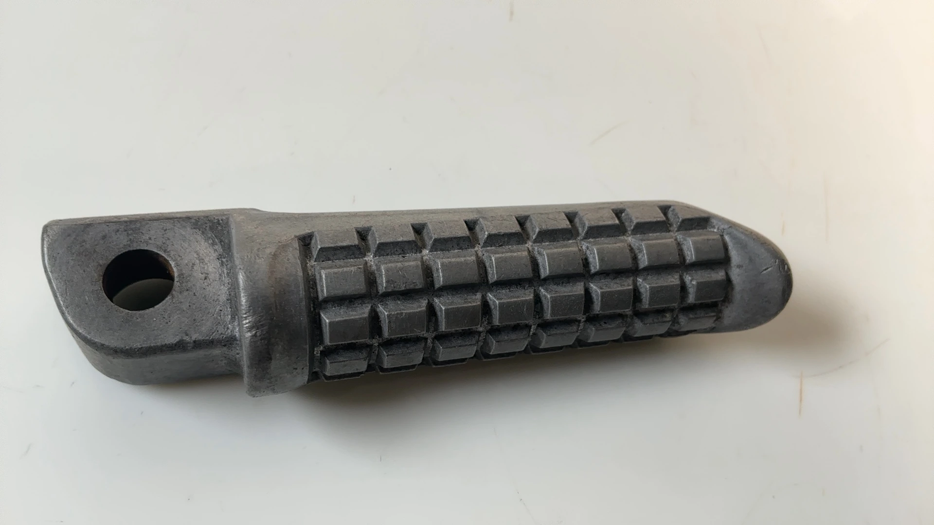 Kawasaki ZZR600 ZZR600D 600cc Rear Passenger Foot Rest Peg 1990-1992 34028-1192