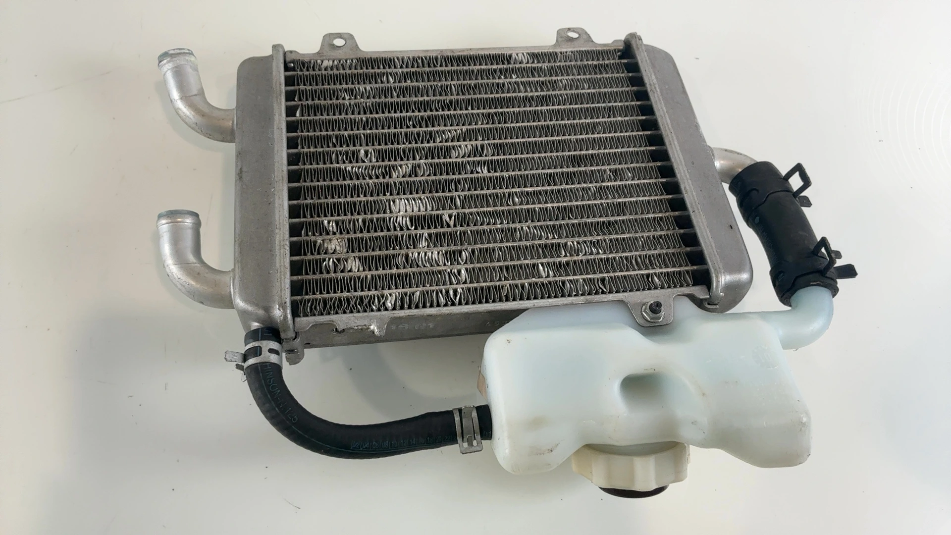 Peugeot Speedfight 100 100CC Engine Cooling Radiator 1996-2007 OEM 748866 - Image 2