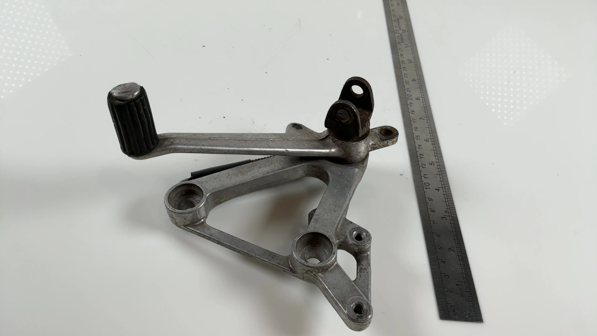 Honda CBR400RR NC23 400cc Front Right Footrest Bracket 1988-89 OEM 50611-KY2-700 - Image 3