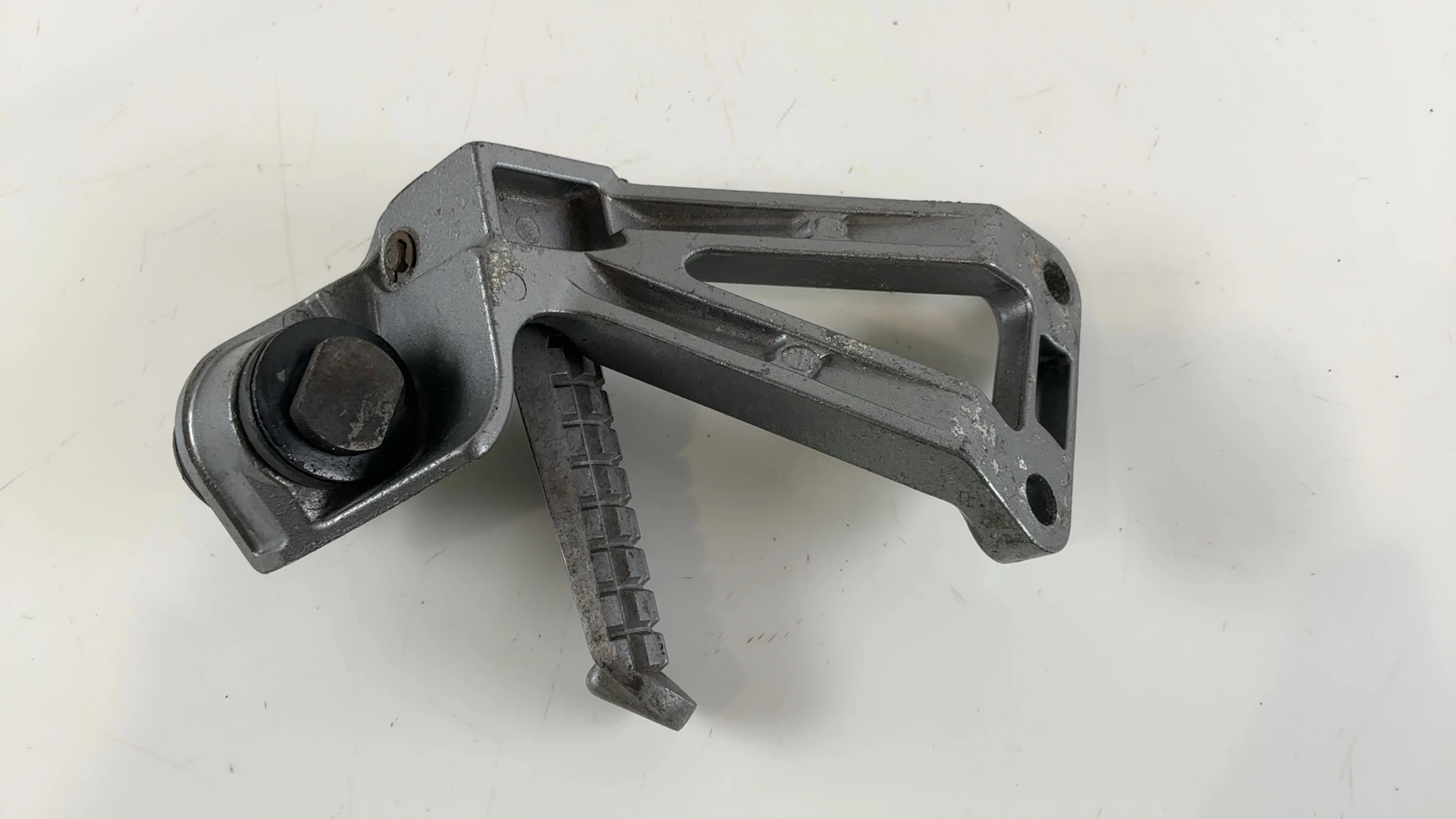 Kawasaki Ninja ZX600F 600cc Rear Right Footrest Hanger 1995-1997 OEM 35011-1736 - Image 2