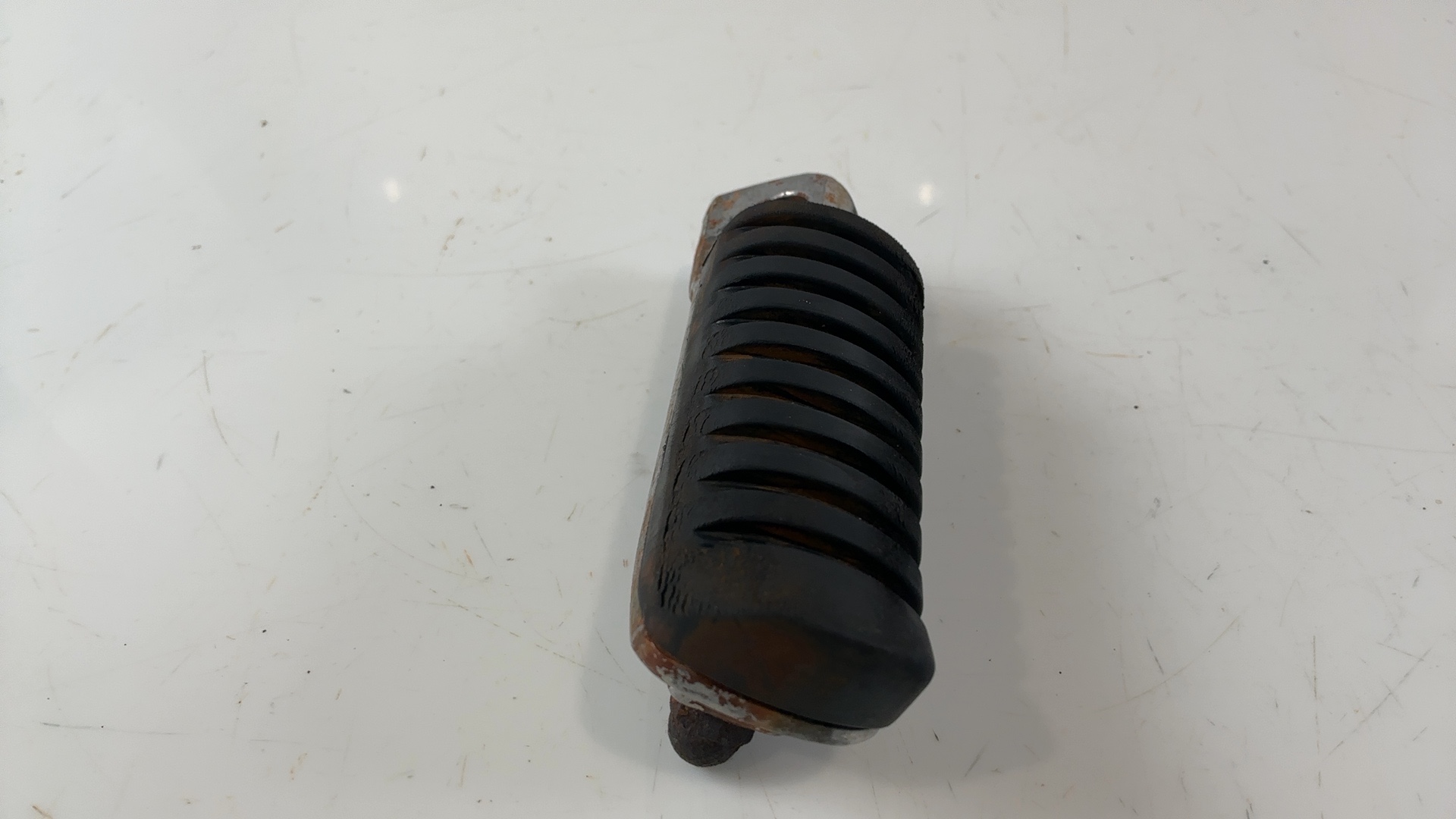 Kawasaki Ninja ZX9R ZX900 900cc Front Left Foot Rest Peg 1999-03 OEM 34028-1428 - Image 5