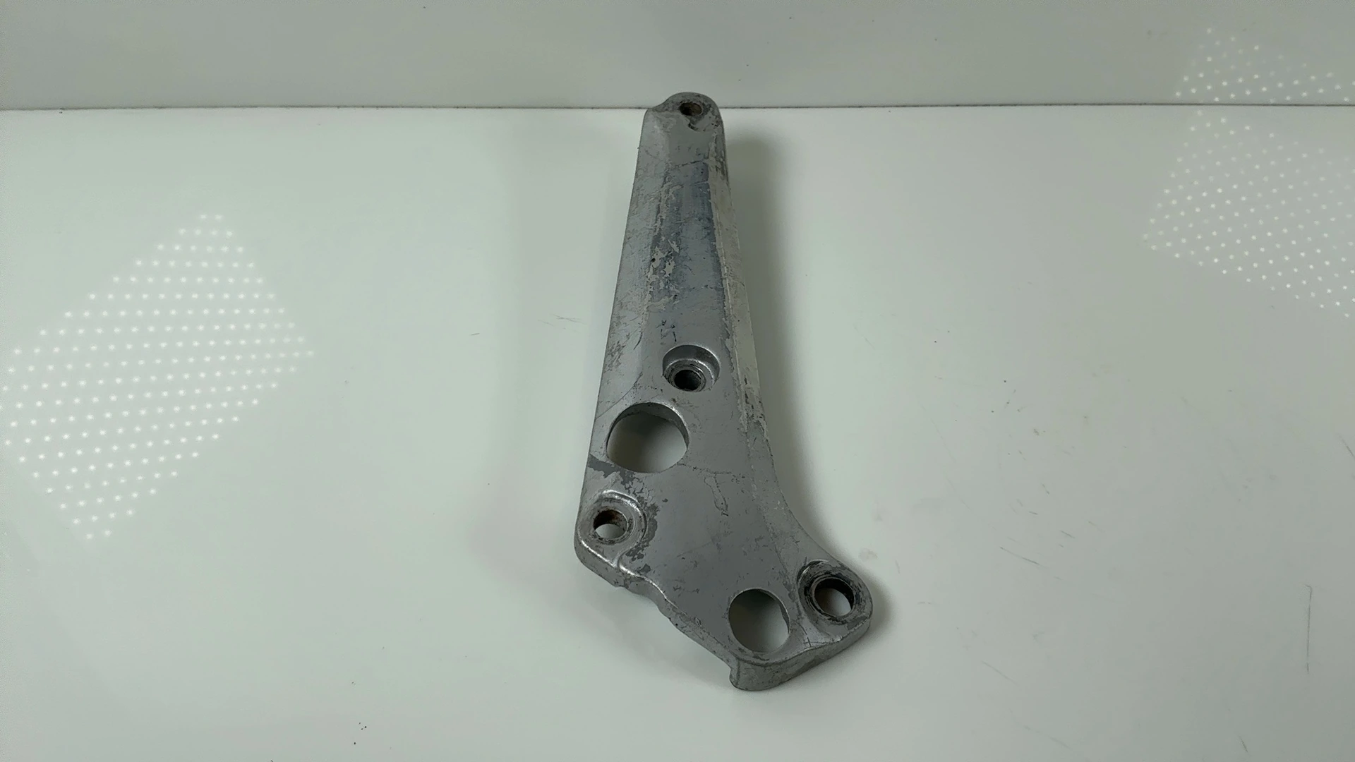 Suzuki GSX400F GS40XF 400cc Right Footrest Muffler Bracket 1981-1983 43811-33200 - Image 3