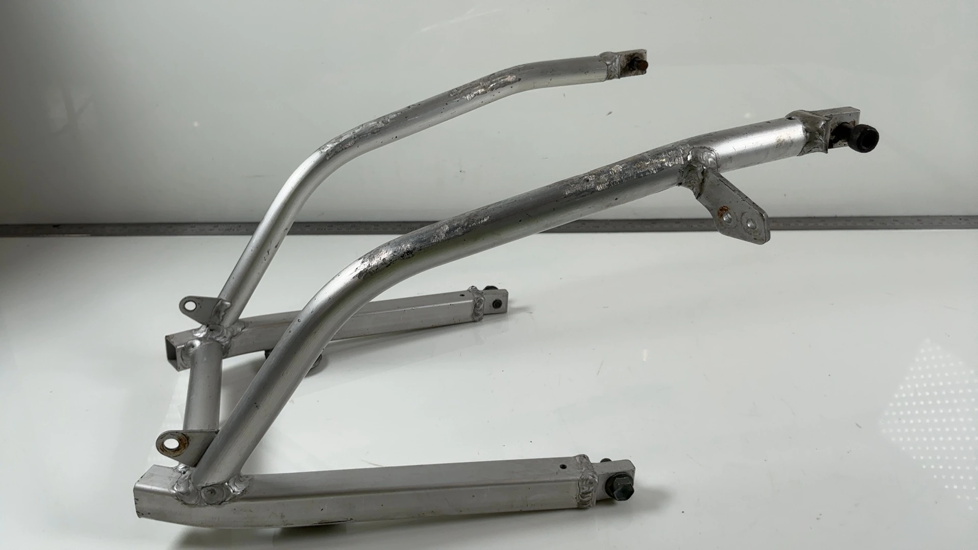 Suzuki GSXR 600 750 SRAD 600cc Rear Subframe 1996-2000 OEM 43980-33E20