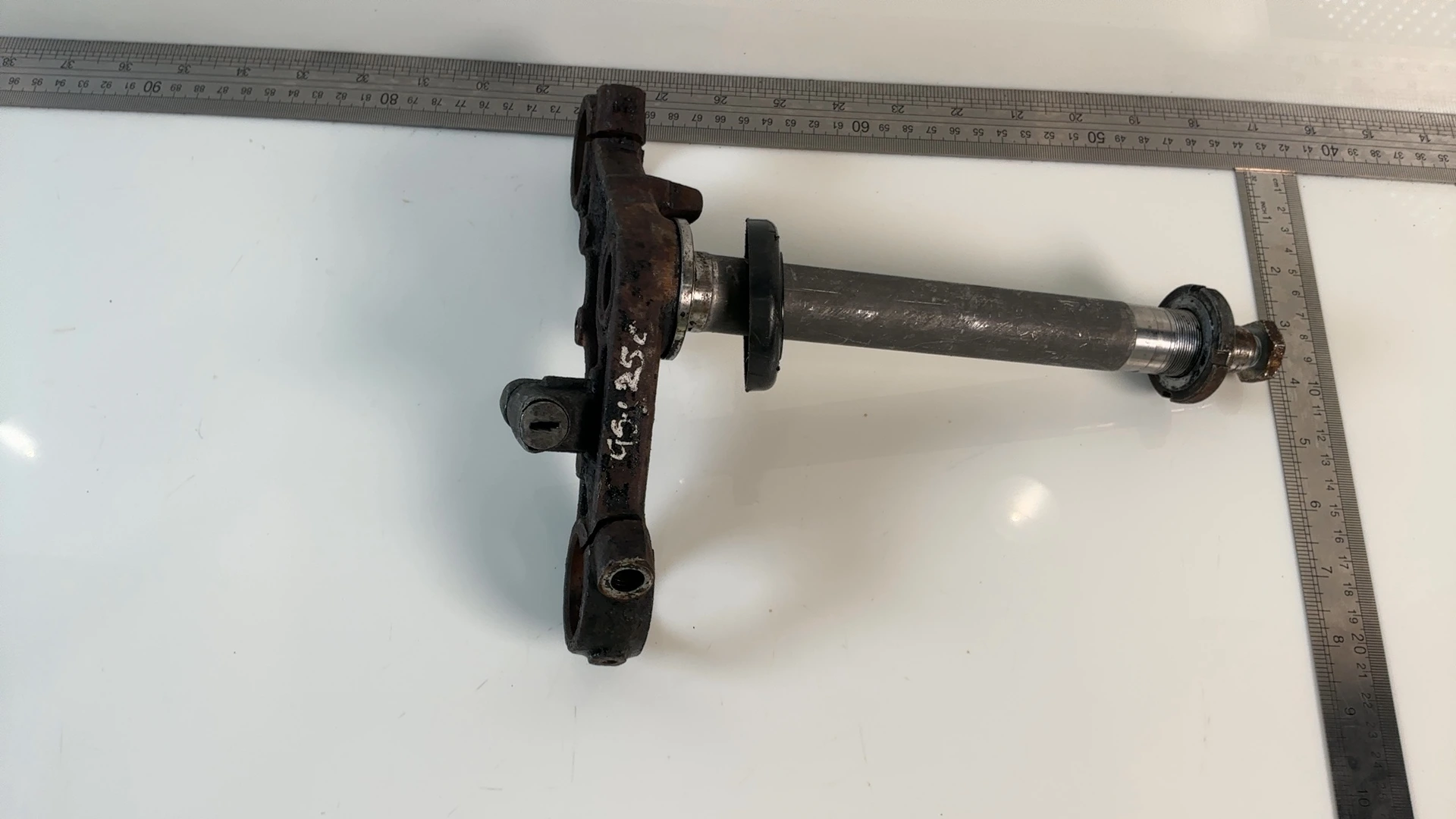 Suzuki GS250T GS25X 250cc Lower Triple Tree Fork Stem 1980-1984 OEM 51410-11430 - Image 3