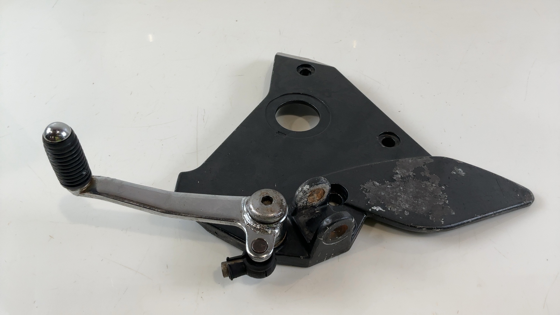 Kawasaki ZR-7 ZR750 750cc Front Left Footrest Bracket 1999-03 OEM 35011-1998-EZ - Image 4