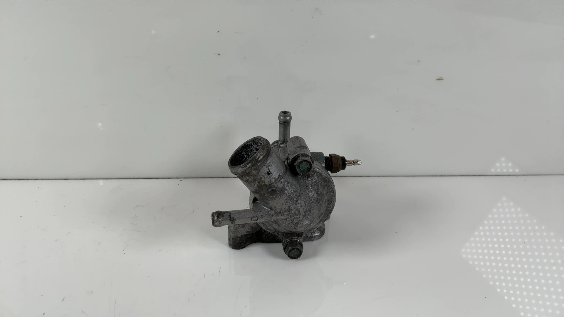 Honda CBR600F4 PC35 600cc Thermostat Housing 1999-2000 OEM 19311-MBW-305 - Image 2