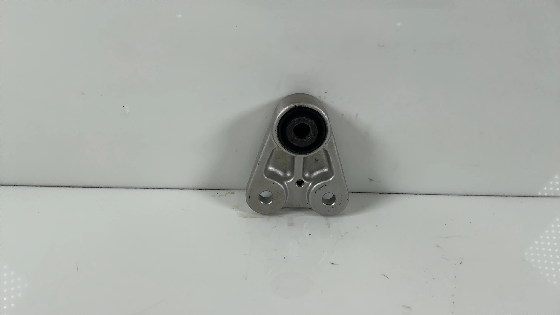 Suzuki Bandit GSF1200 1200 CC Engine Mount Bracket 2001-2006 OEM 41900-32F00-33J - Image 1