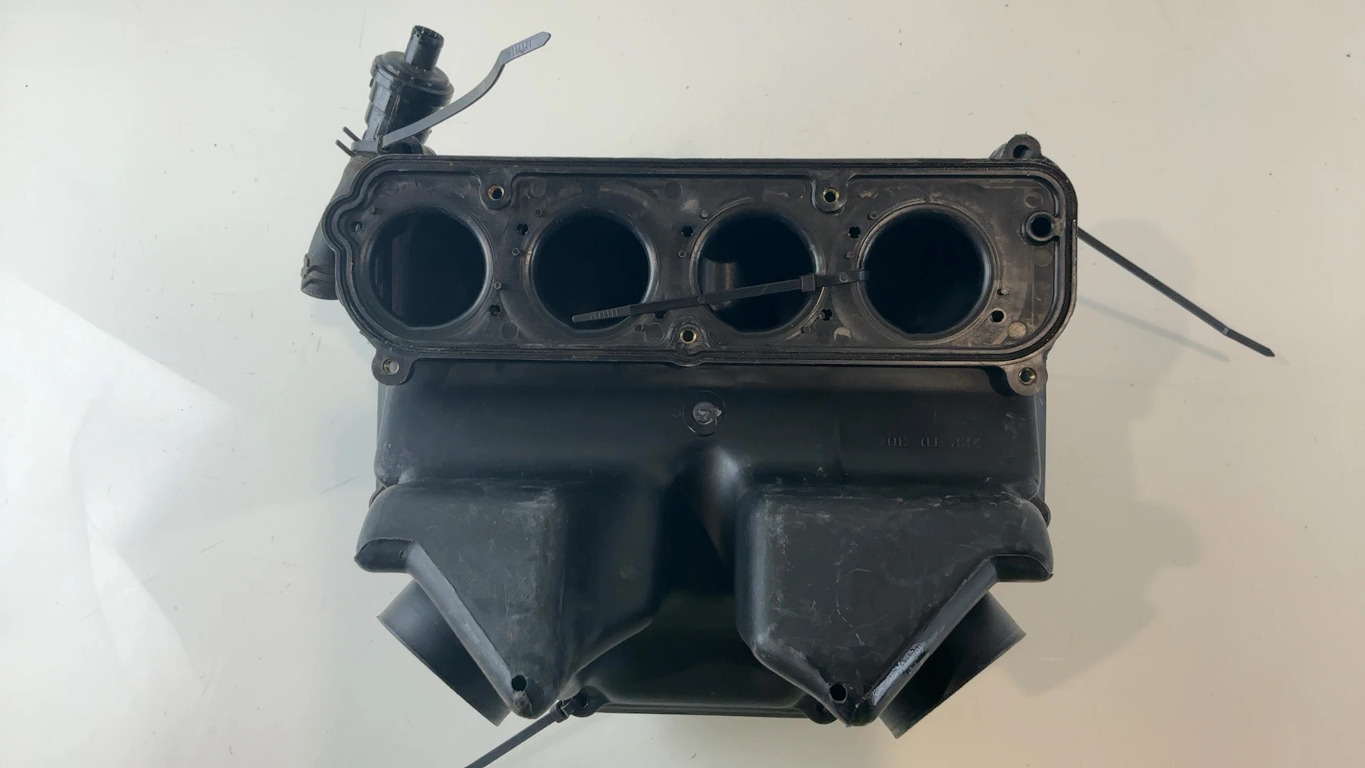 Kawasaki Ninja ZX-6R ZX600G 600cc Air Filter Box 1998-1999 OEM 11011-1522