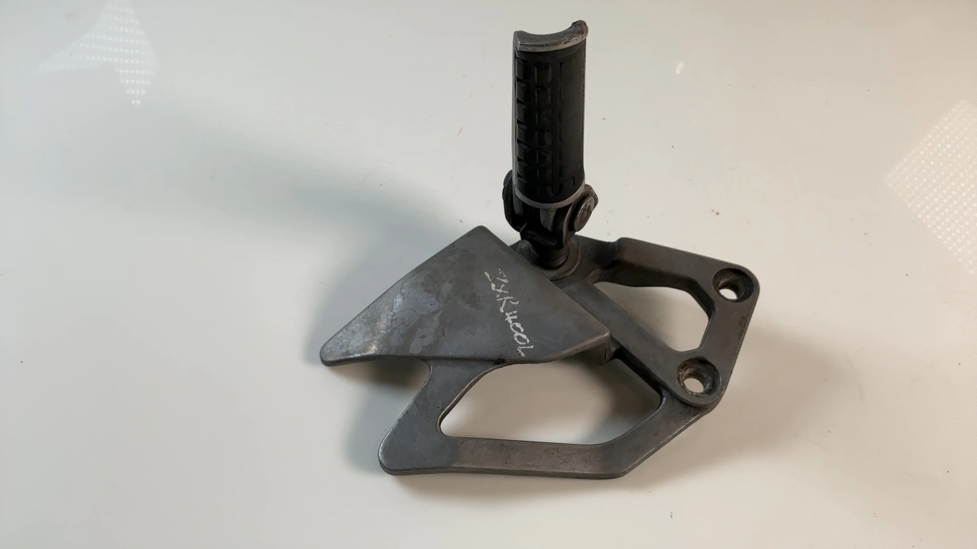 Kawasaki ZXR400 Ninja ZX400L Right Front Footrest Bracket 1991-99 OEM 35011-1564 - Image 3