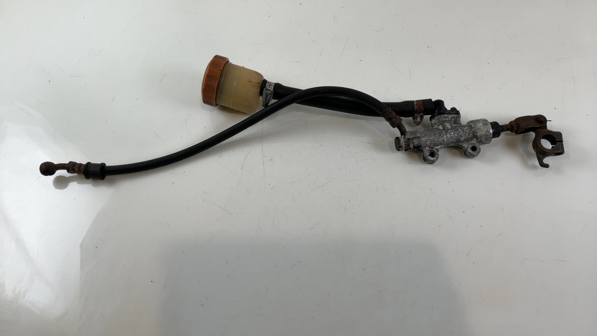Honda Interceptor VF750F Rear Brake Master Cylinder 1983-1985 OEM 43500-MB2-672 - Image 2