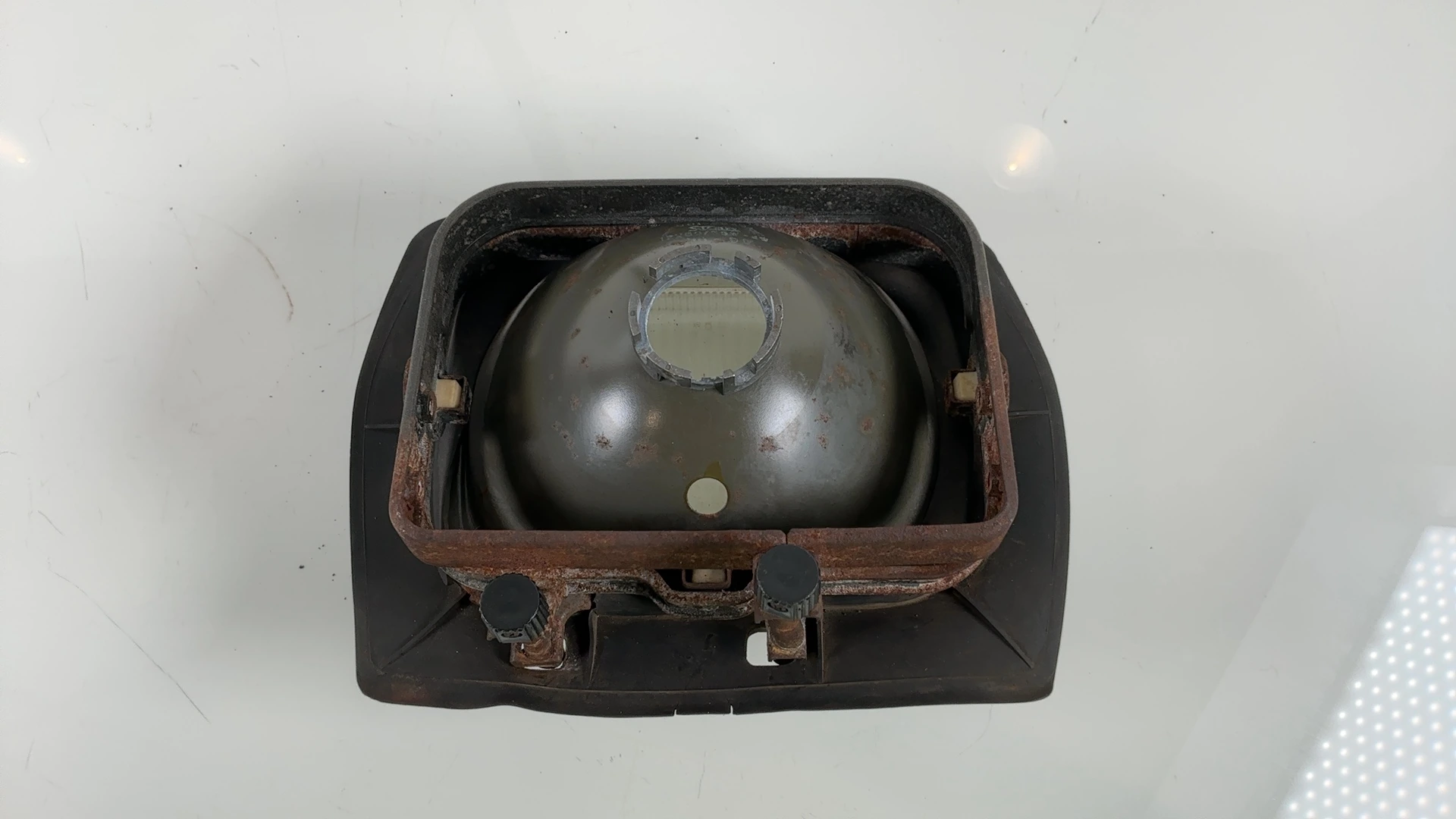 Suzuki GSX550E GSX550 550cc Headlight 1982-1986 OEM 35100-43431-999 - Image 3