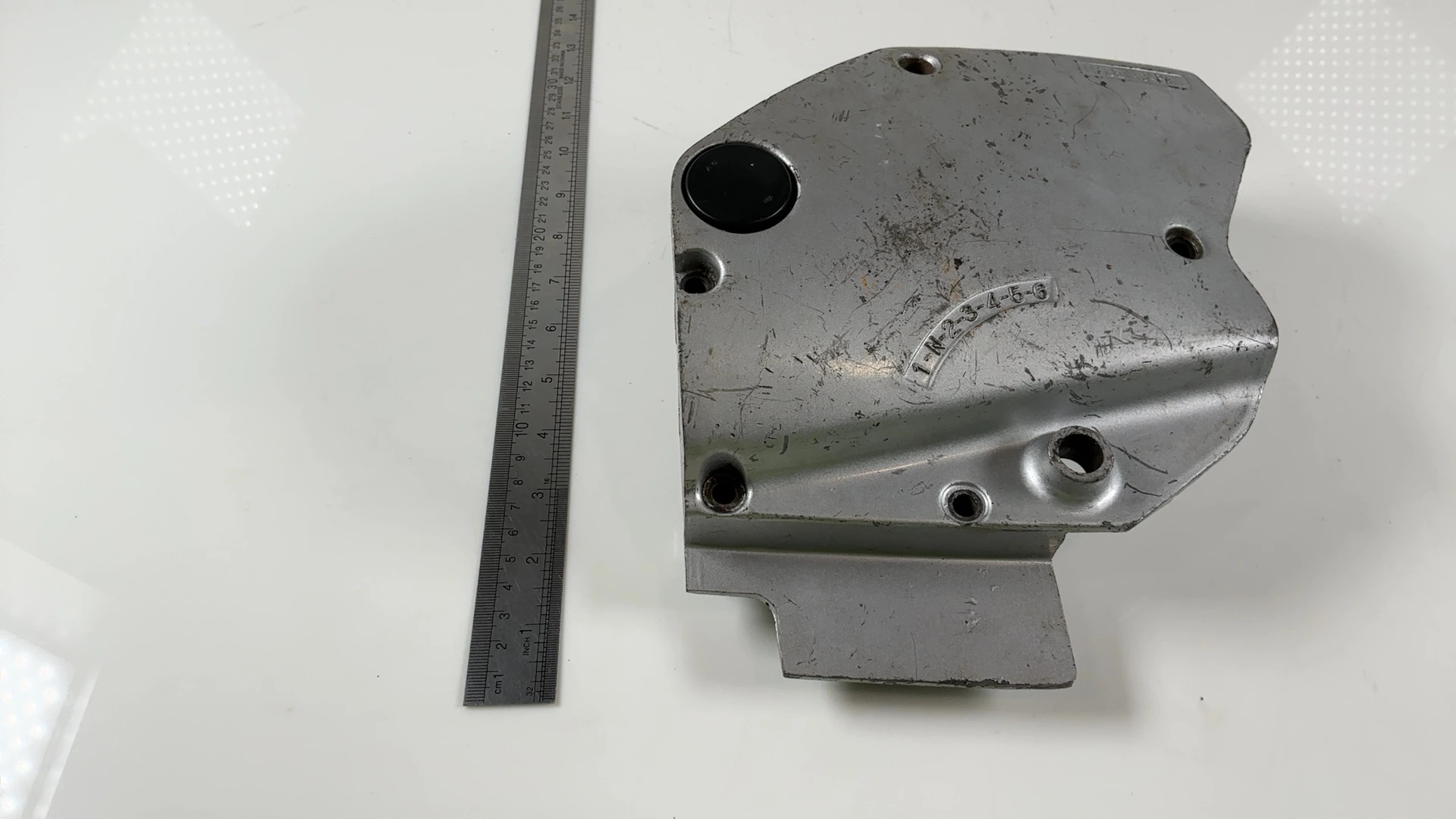 Yamaha XS400 XS400S 400cc Left Engine Sprocket Cover 1977-1982 OEM 1L9-15411-11 - Image 4
