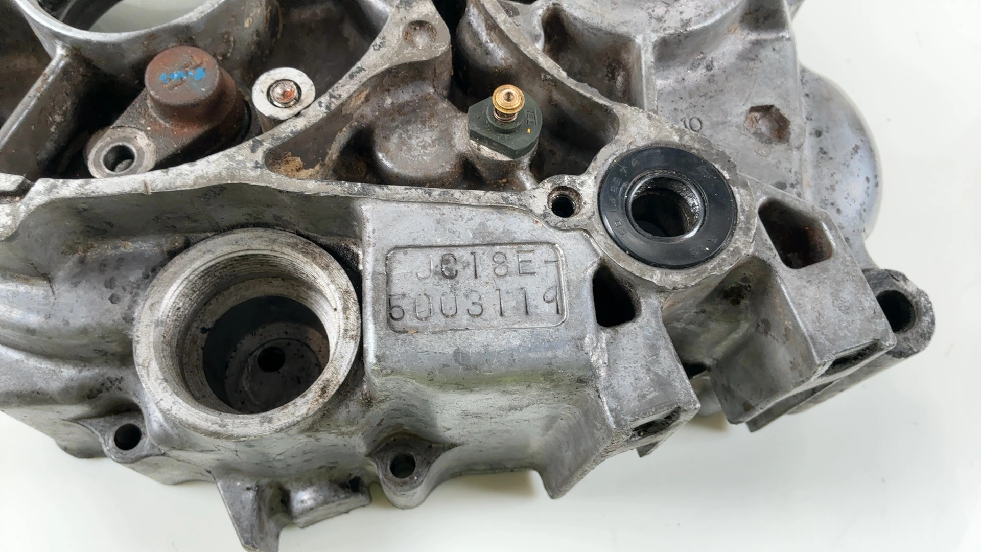 Honda CG125 CG 125 S T V 125cc Left Engine Crankcase 1993-1998 OEM 11200-440-030 - Image 6