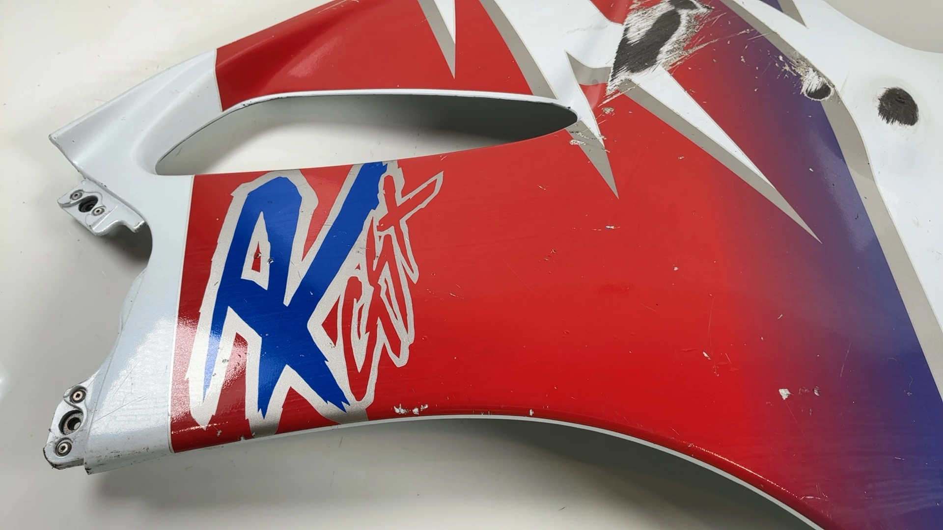Suzuki GSXR 750 600 Left Side Lower Mid Fairing Cowl 1992-1995 OEM 94481-17E0 - Image 9
