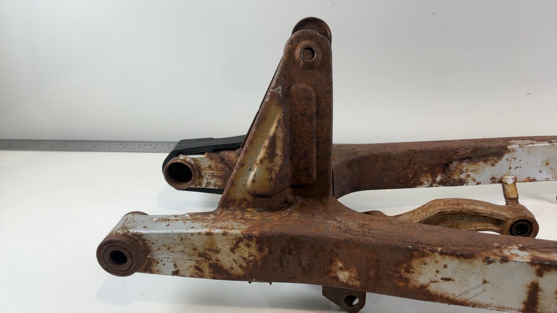 Suzuki GS550 GS550L 550 CC Rear Swingarm Swing Arm 1983 OEM 61000-43500-291 - Image 6