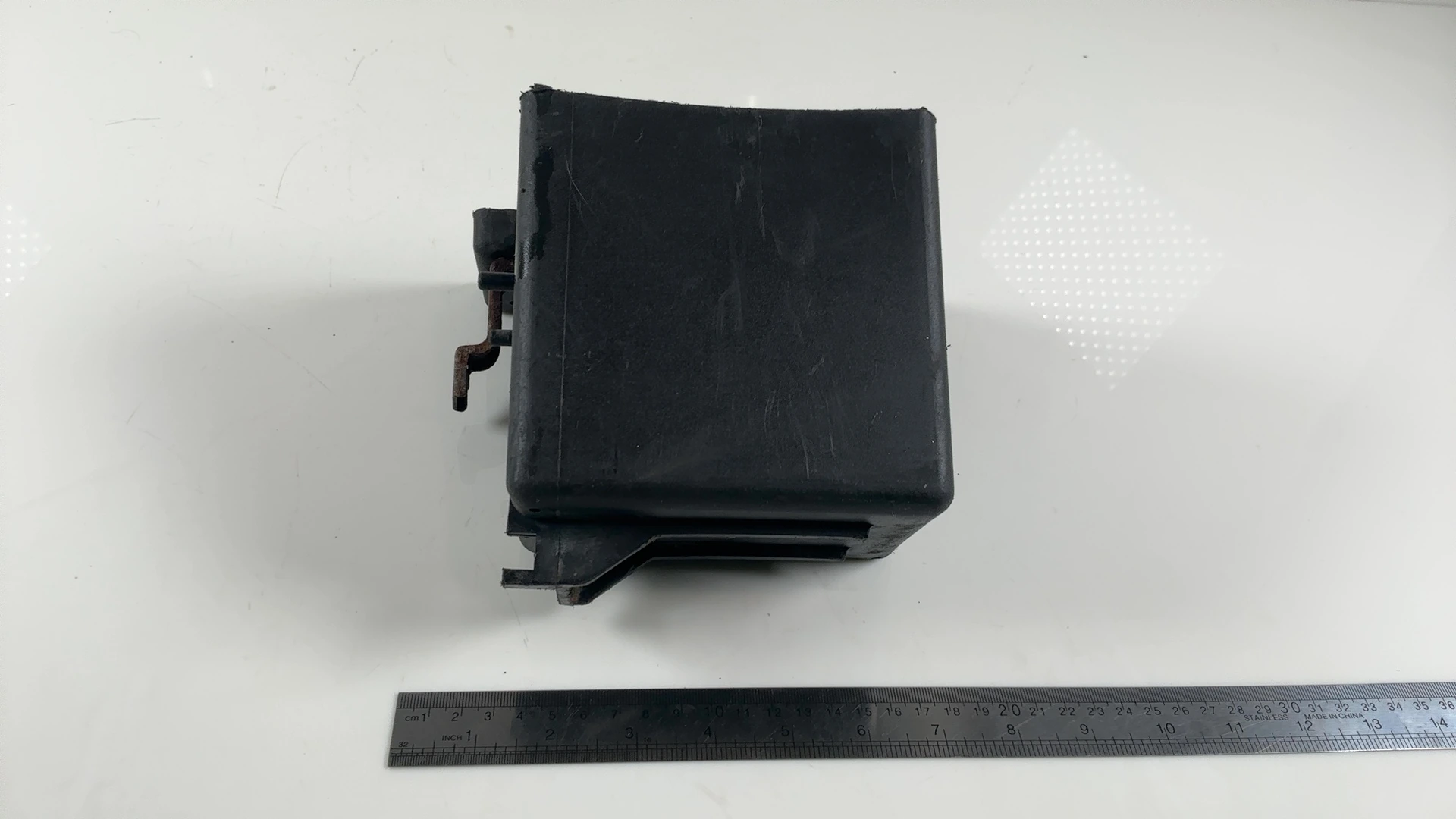 Kawasaki GPz 550 KZ550D 550cc Battery Box 1981-1985 OEM 32097-1029 - Image 5