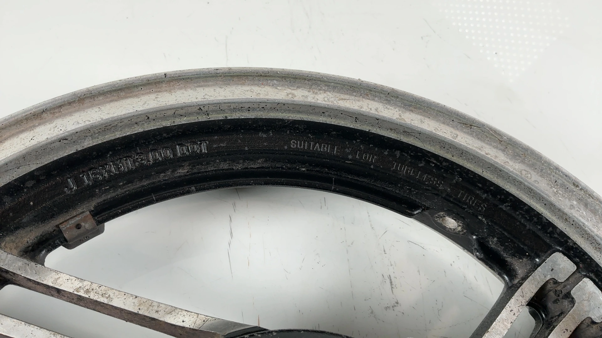Yamaha Venture Royale XVZ1300 1300 Rear Wheel Rim 1986-1993 OEM 26H-25338-20-98 - Image 8