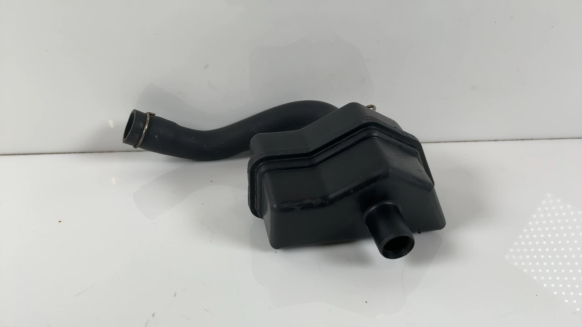 Honda CBR600F3 PC31 600cc Air Intake Resonator Chamber 1995-1998 OEM 17250MAL600