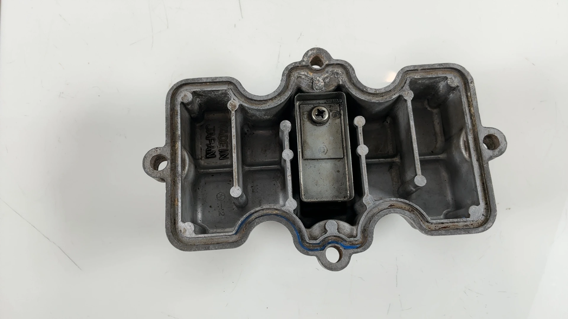 Kawasaki KZ400D 400cc Cylinder Head Valve Breather Cap Cover 1975 1976 14070-005 - Image 5