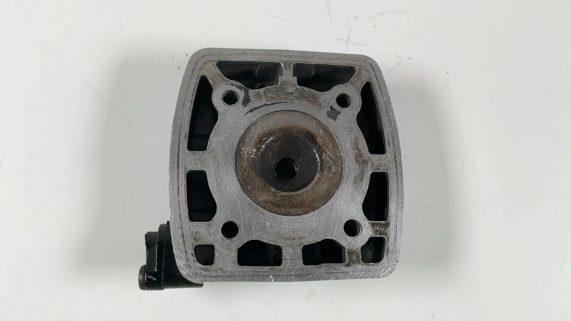 Yamaha DT125LC 10V 125cc Cylinder Head 1982-1985 OEM 10V-11111-00-00 - Image 7