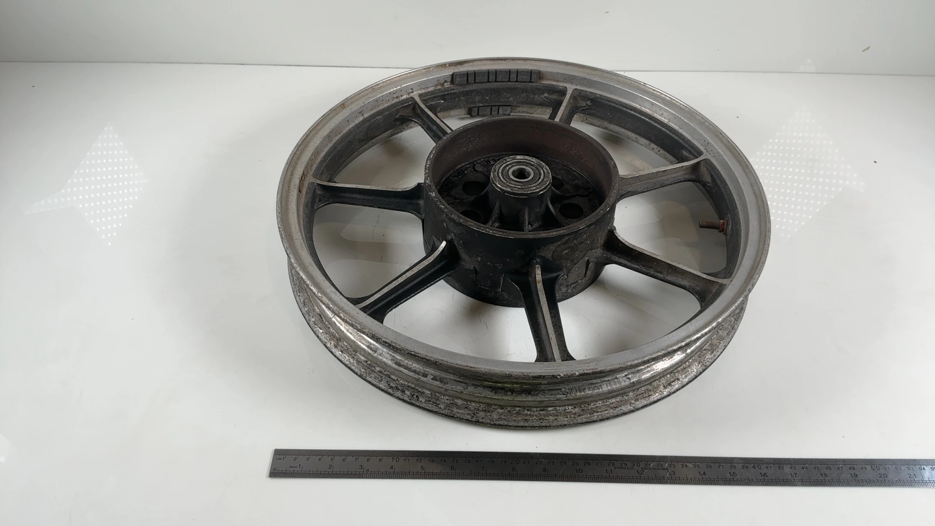 Kawasaki GT550 Z550G 550cc Rear Wheel Rim Mag 1982-1984 OEM 41073-1139-18 - Image 5